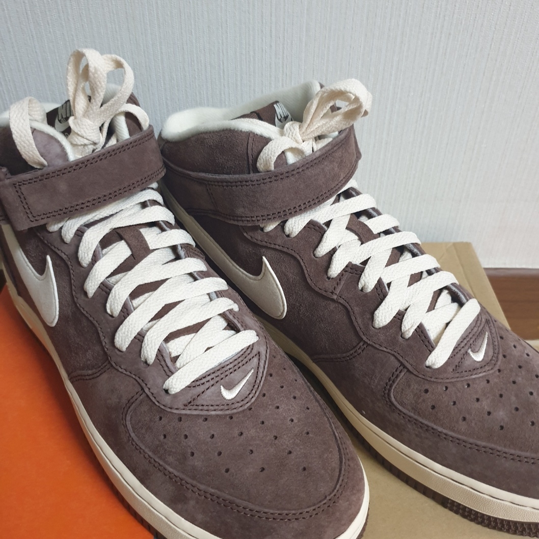 Nike Air Force 1 Mid '07 QS Chocolate 착용 스타일