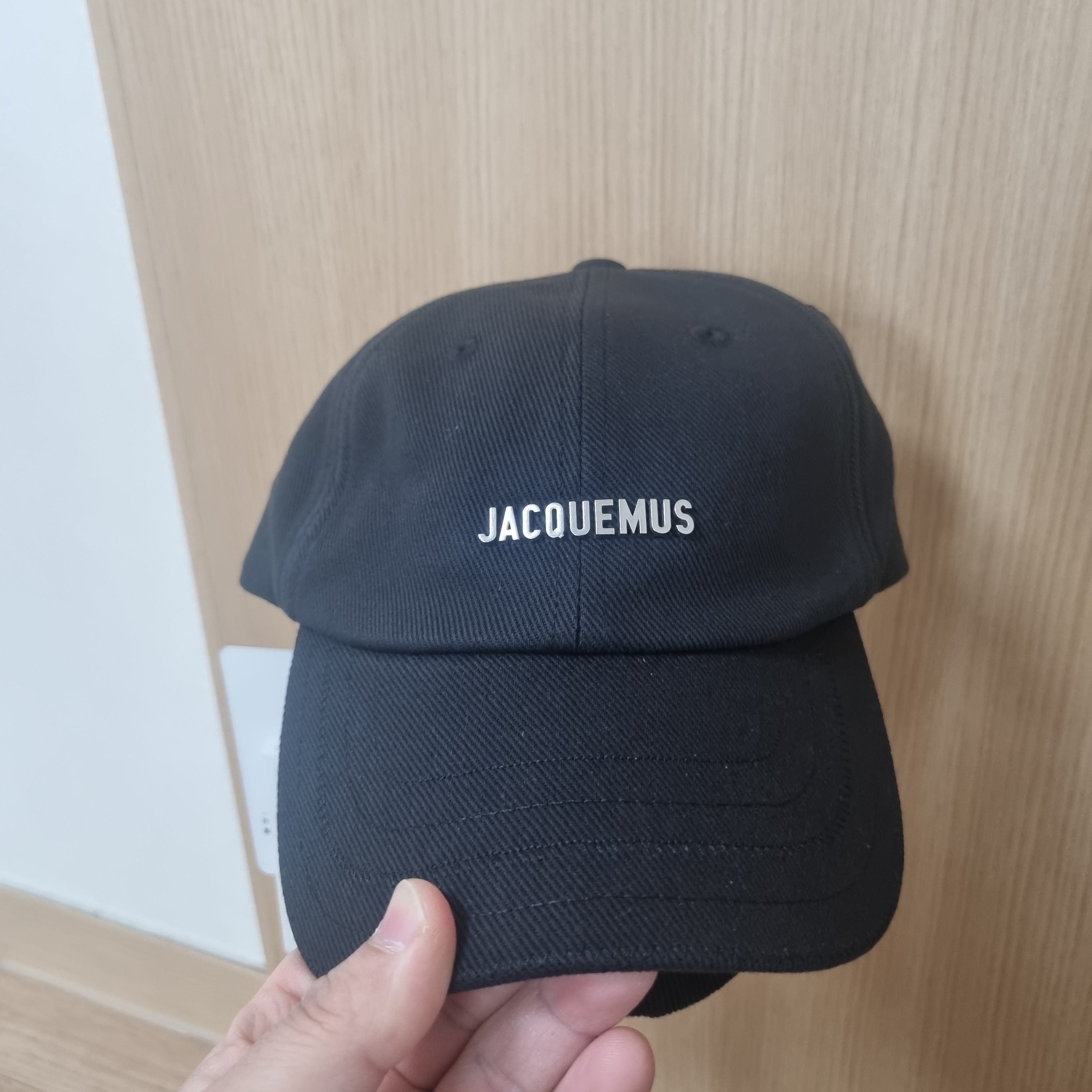 Jacquemus La Casquette Rond Round-Back Baseball Cap Black 착용 스타일