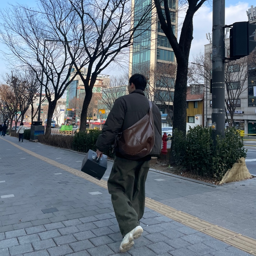 Adidas Yeezy 500 Bone White 착용 스타일