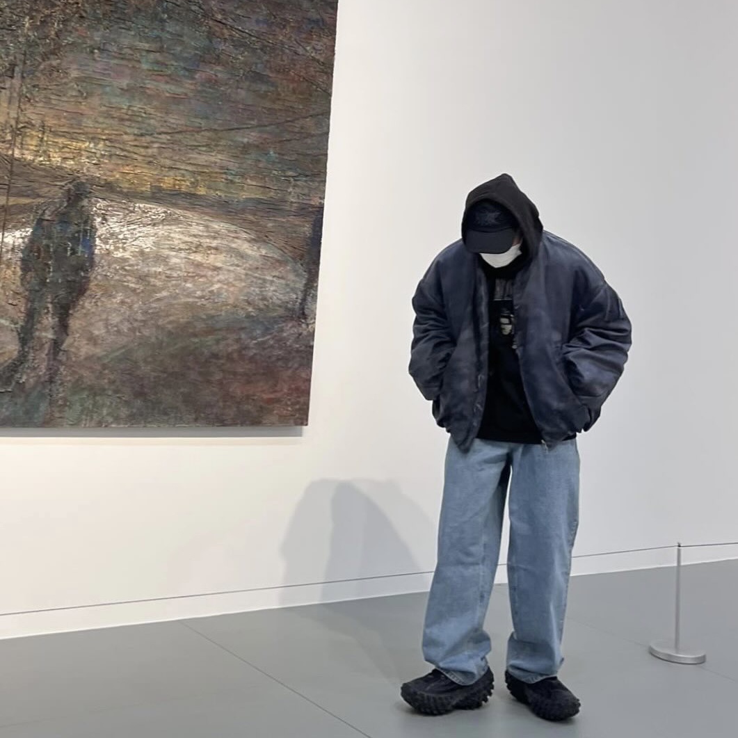 Balenciaga Defender Sneakers Black, Nonnod x Undermycar Esker Jacket Crown Blue 착용 스타일
