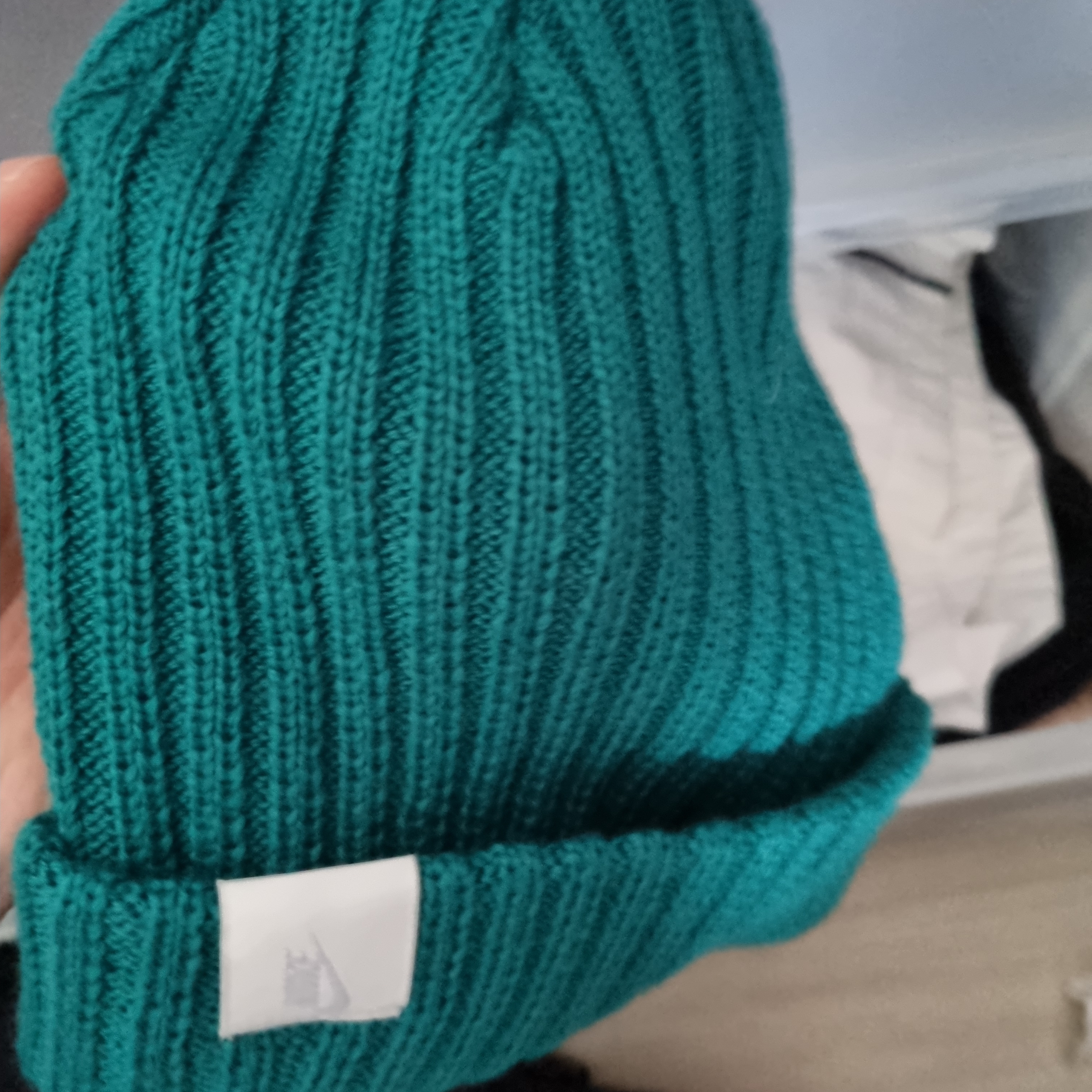 Nike NRG Beanie Mystic Green 착용 스타일