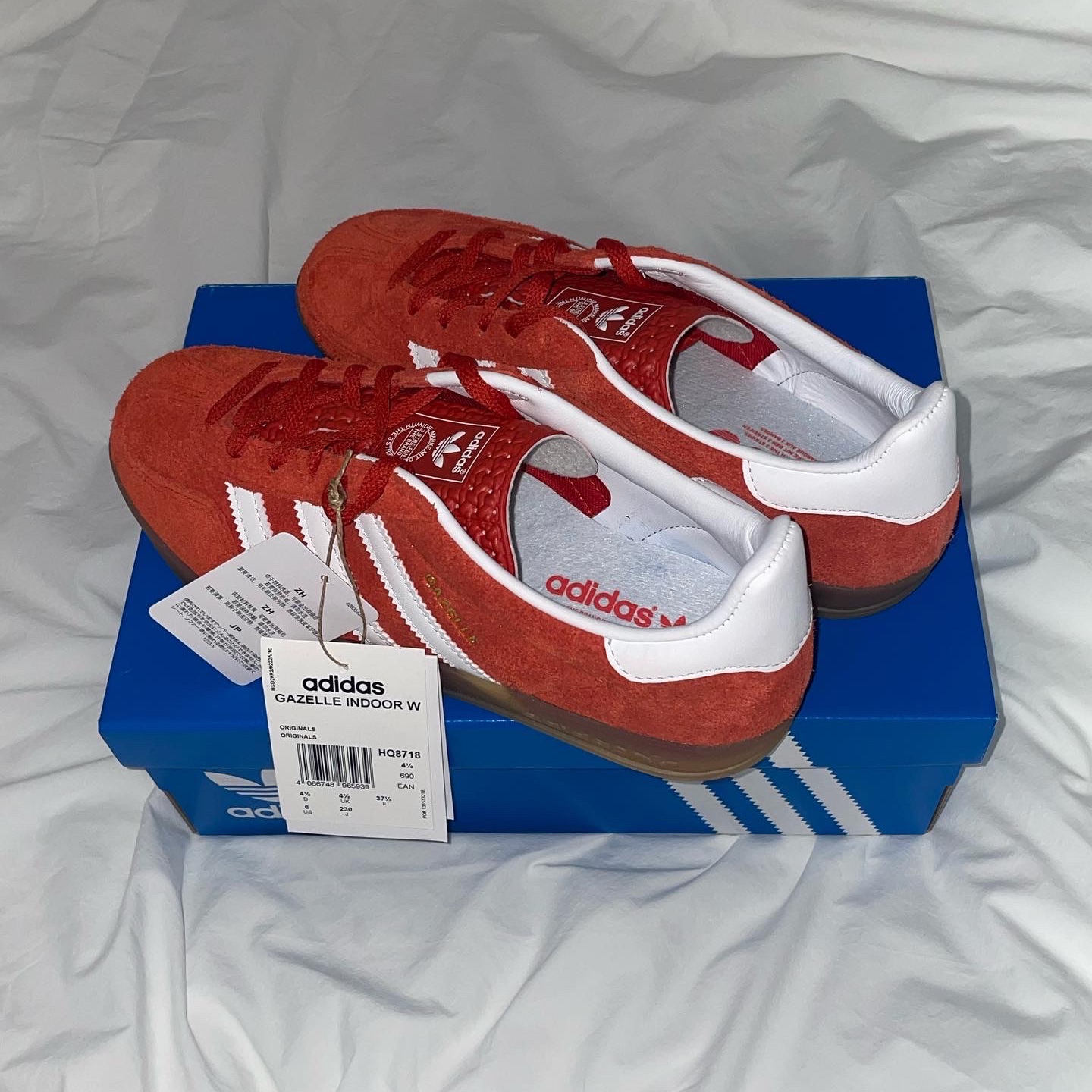 (W) Adidas Gazelle Indoor Bold Orange Cloud White 착용 스타일