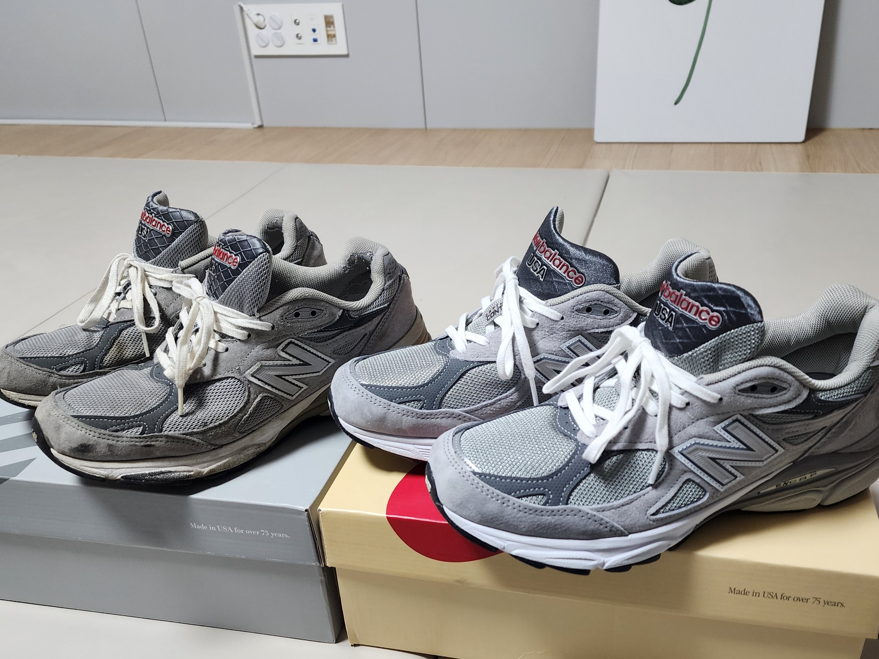 New Balance 990v3 Made in USA Grey - D Standard, New Balance 990v3 Made in USA Sea Salt 착용 스타일 - 3