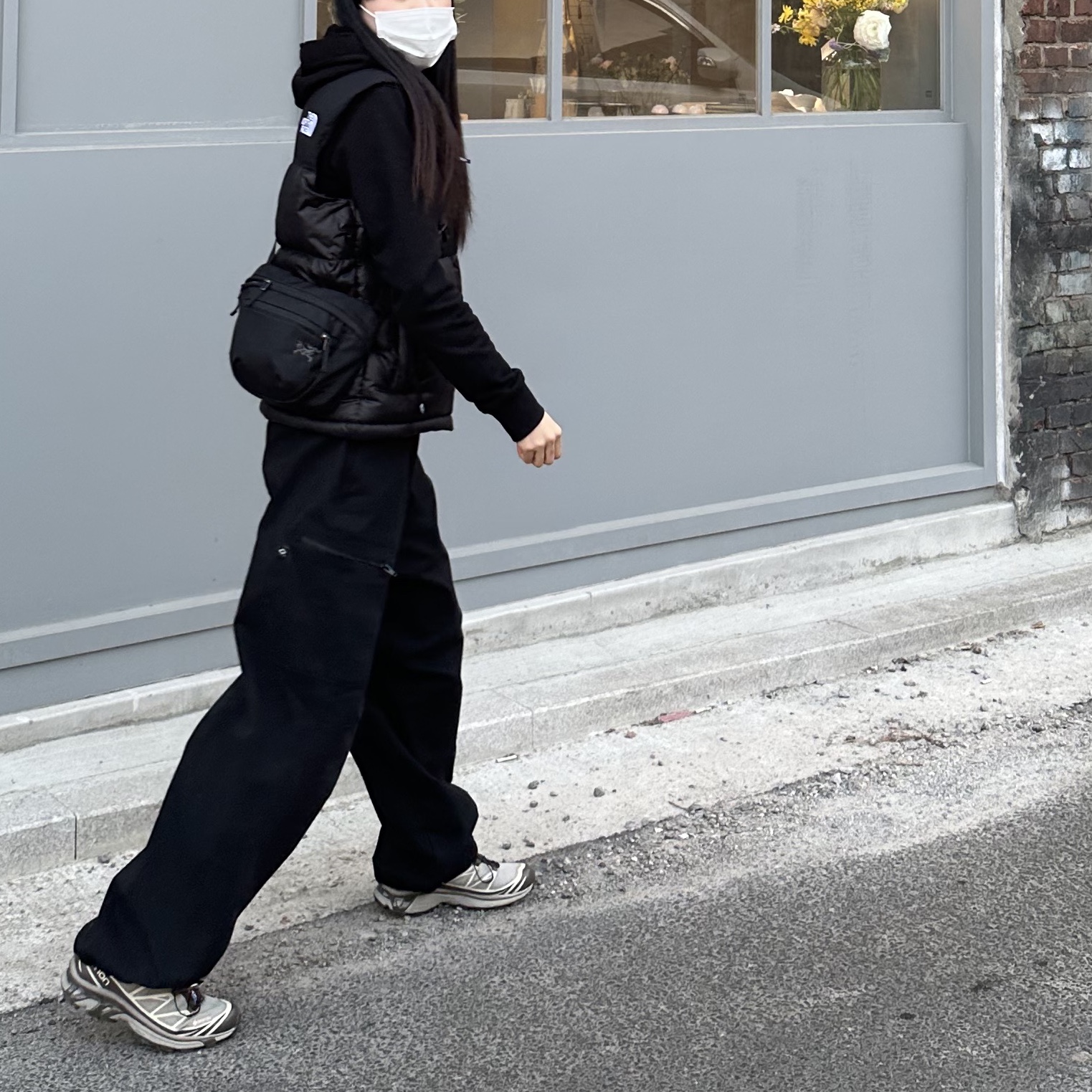 Salomon XT-6 Gore-Tex Vintage Khaki, Arc'teryx Mantis 2 Waistpack Black 착용 스타일