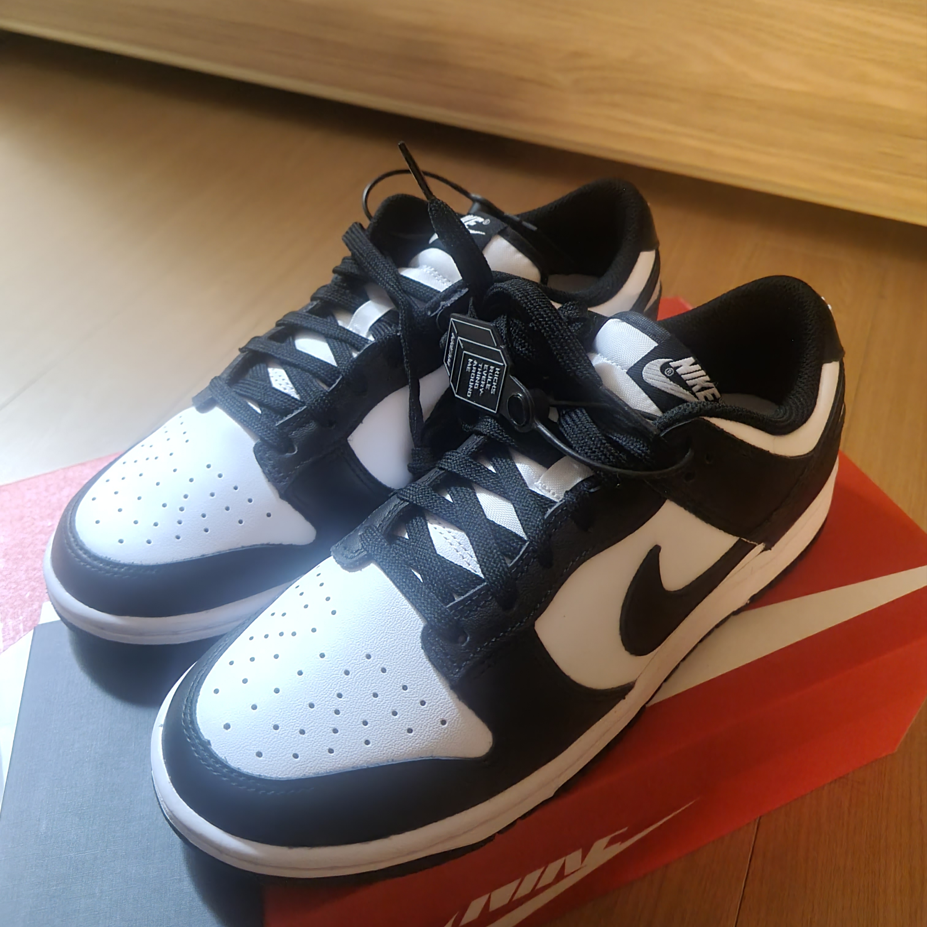 (W) Nike Dunk Low Black 착용 스타일