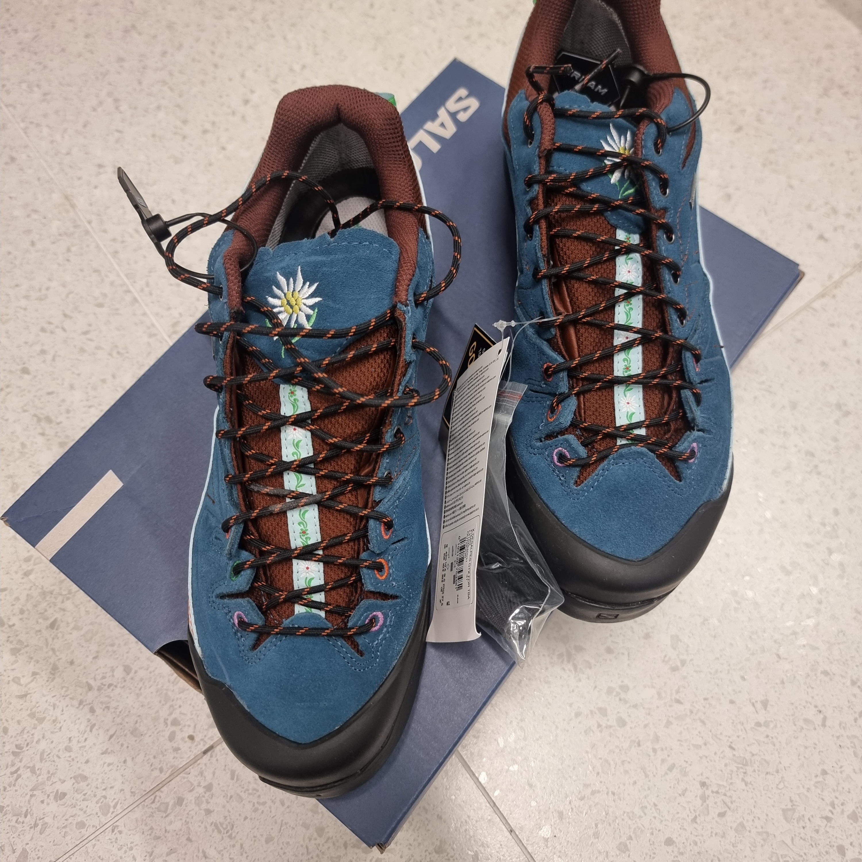 Salomon x The Broken Arm X-Desalpes GTX for TBA Blue 착용 스타일 - 3