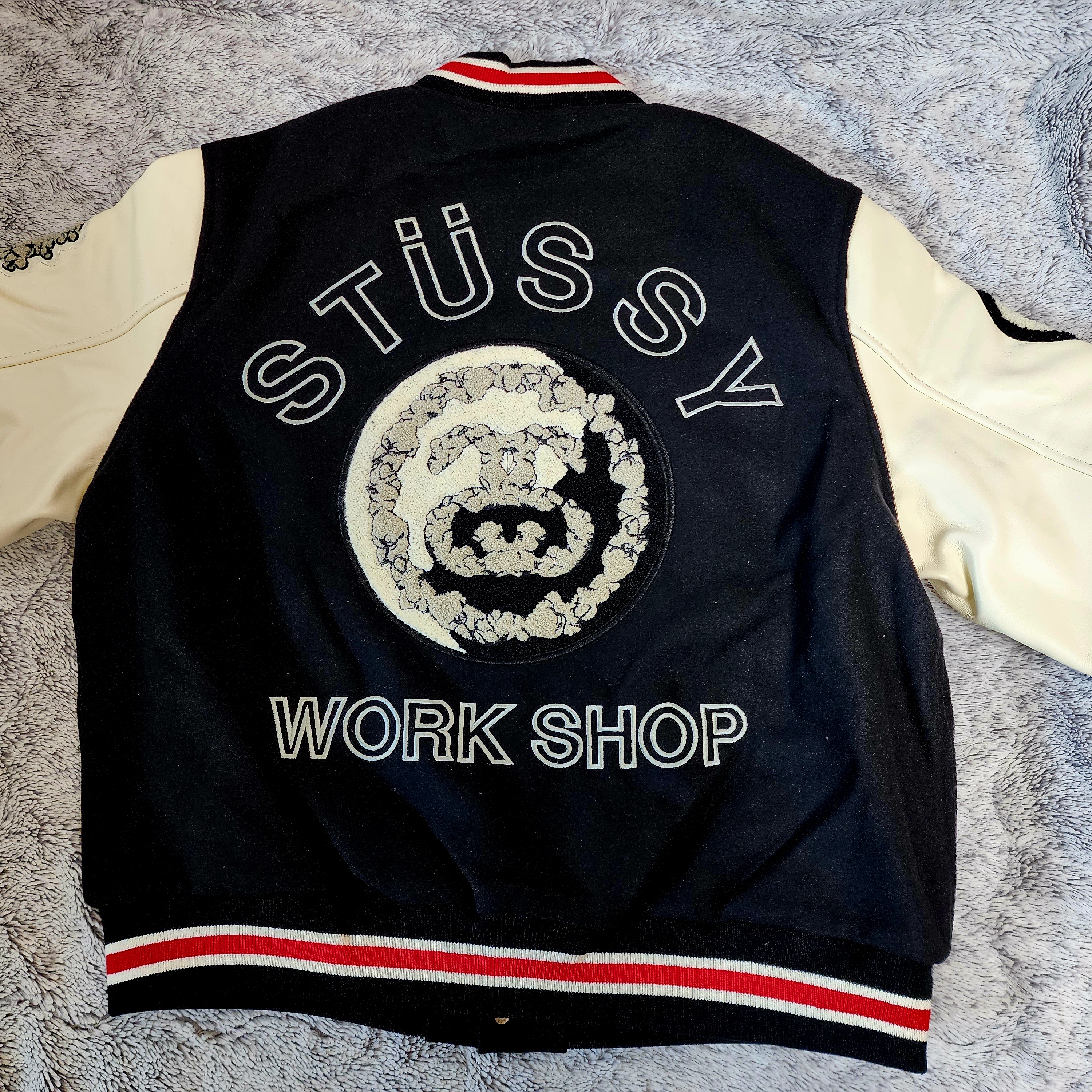Stussy x Our Legacy x Denim Tears TTL Varsity Jacket Black 착용 스타일 - 3