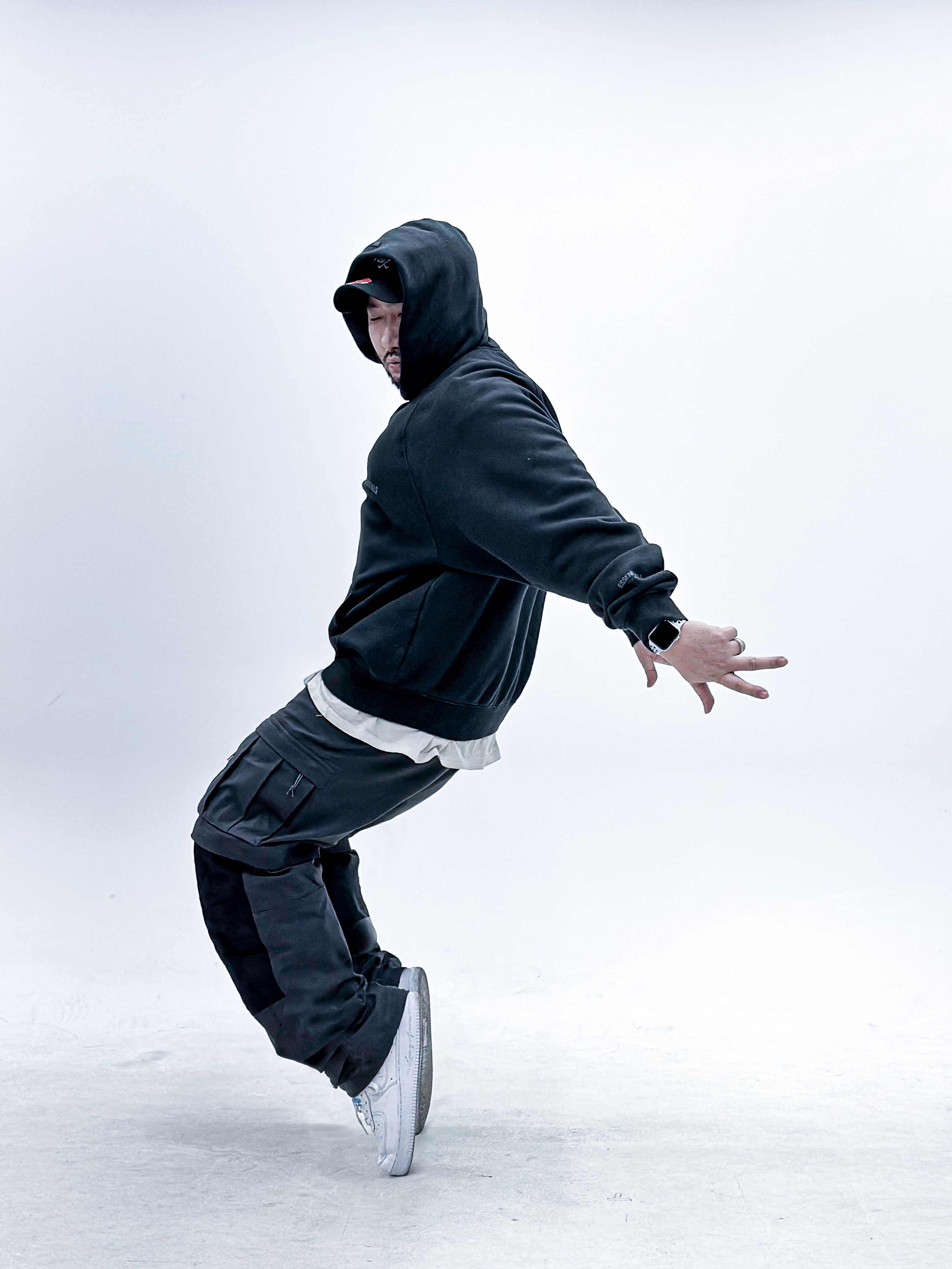 Nike x Drake Nocta Air Force 1 Low SP Certified Lover Boy White, Essentials The Core Collection Hoodie Stretch Limo 착용 스타일