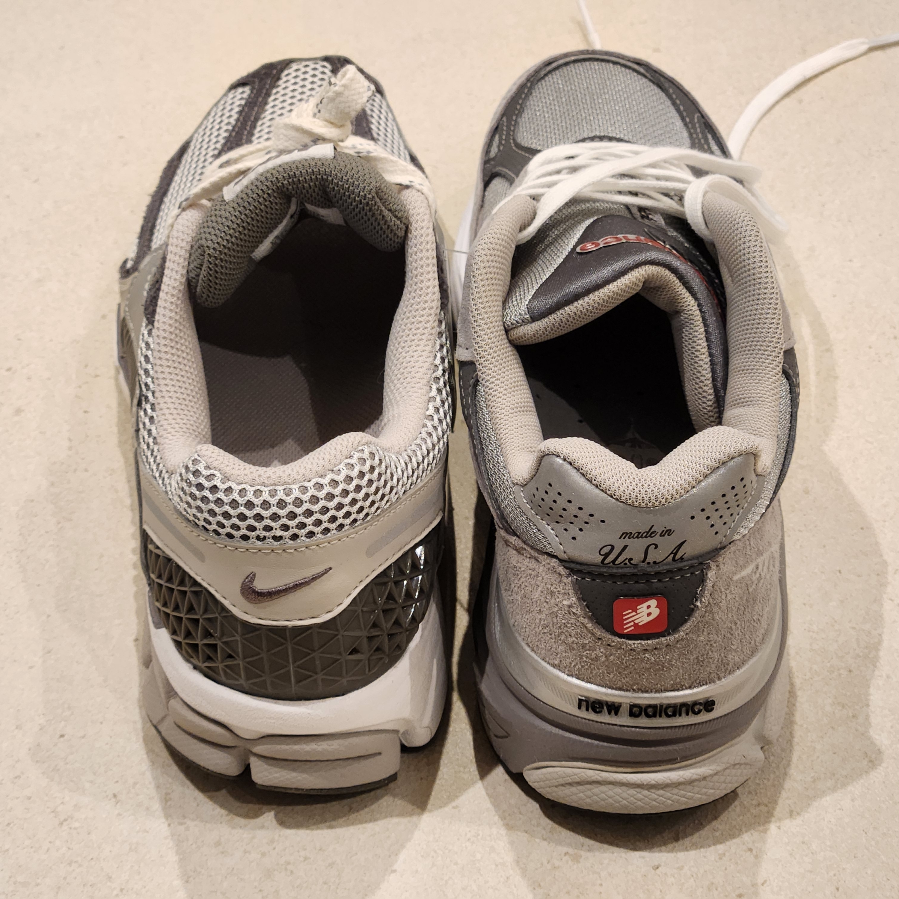 New Balance 990v3 Made in USA Grey - D Standard, Nike Zoom Vomero 5 PRM Light Iron Ore and Flat Fewter 착용 스타일 - 2