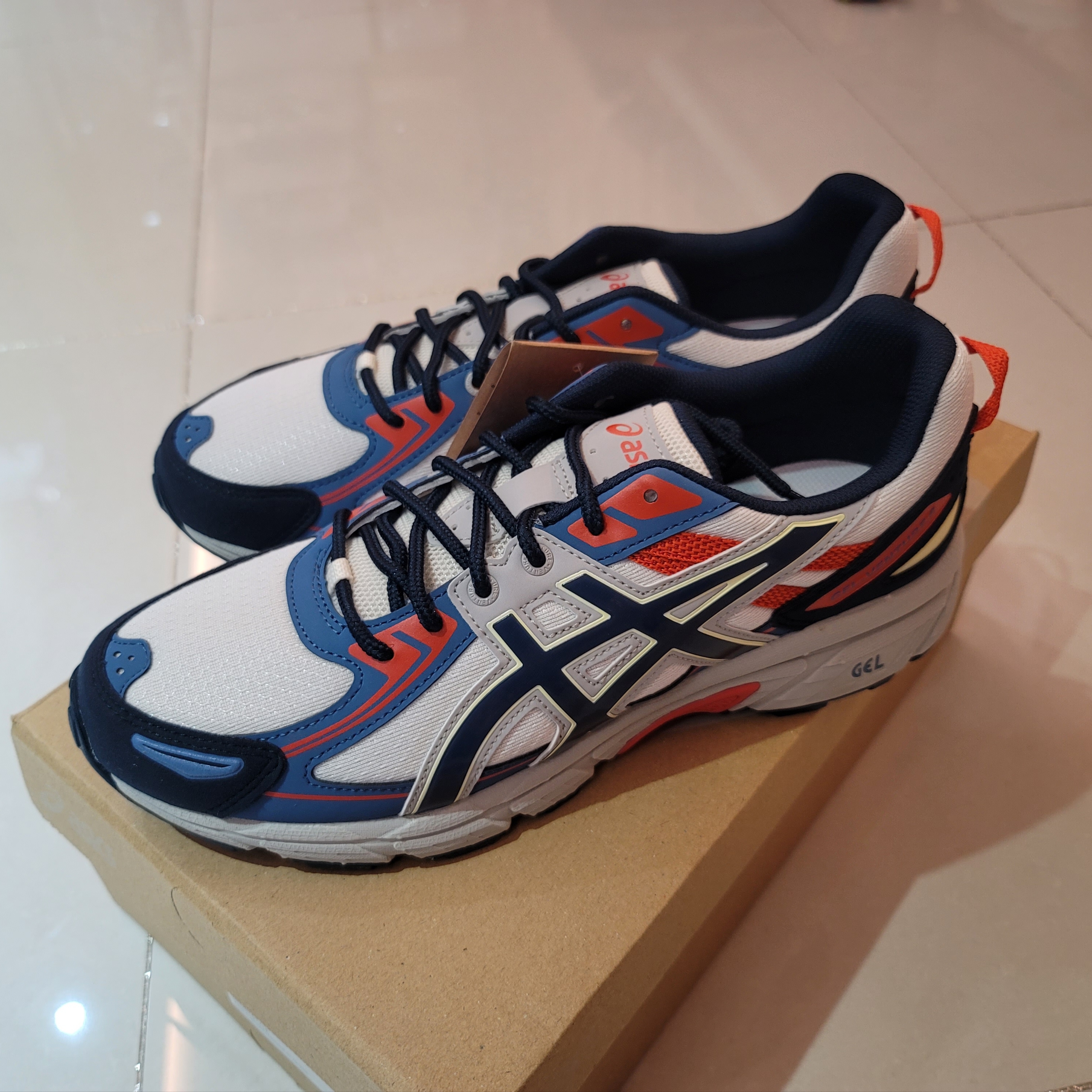 Asics Gel-Venture 6 SPS Birch Azure 착용 스타일 - 1