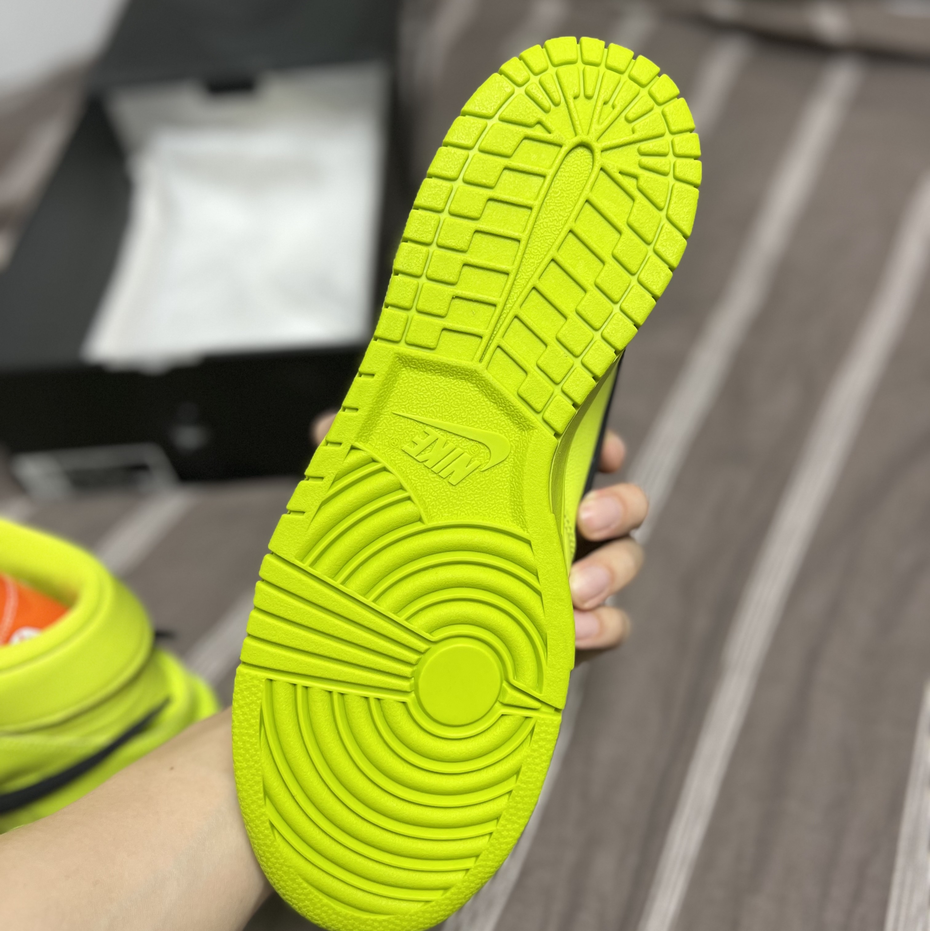 Nike x Ambush Dunk High Flash Lime 착용 스타일 - 4