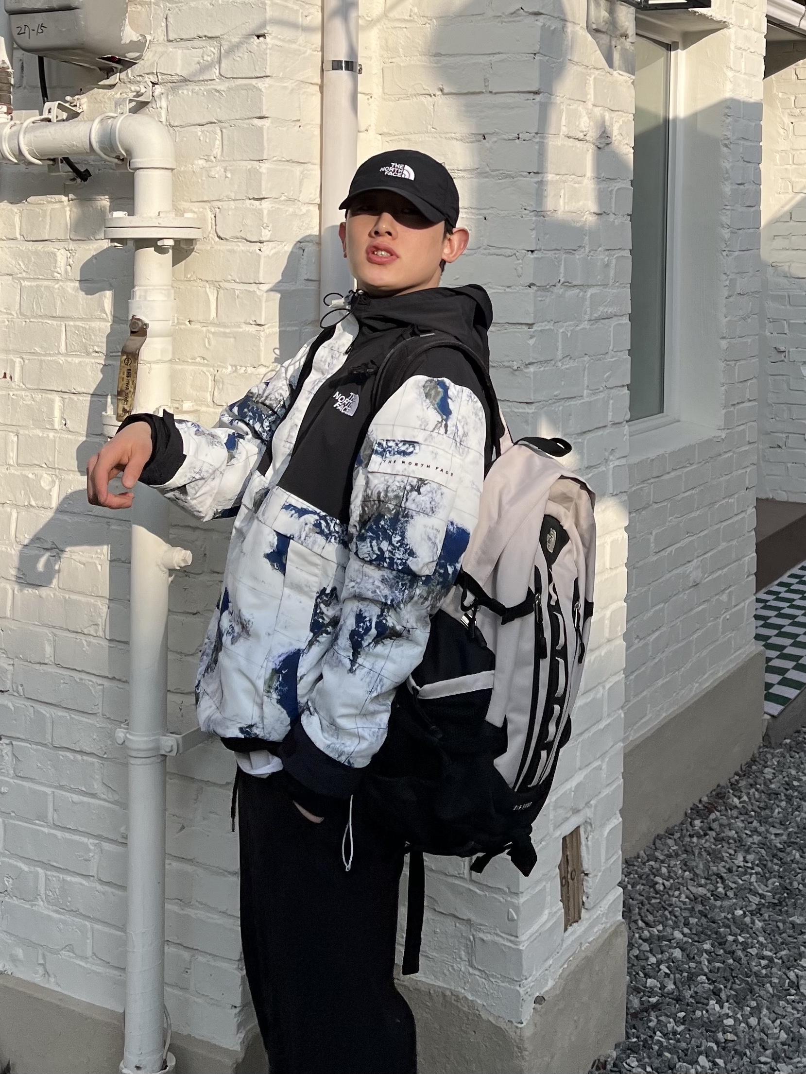 Hoka Tor Ultra High Black, The North Face White Label Novelty Dalton Anorak White Sand 착용 스타일 - 2