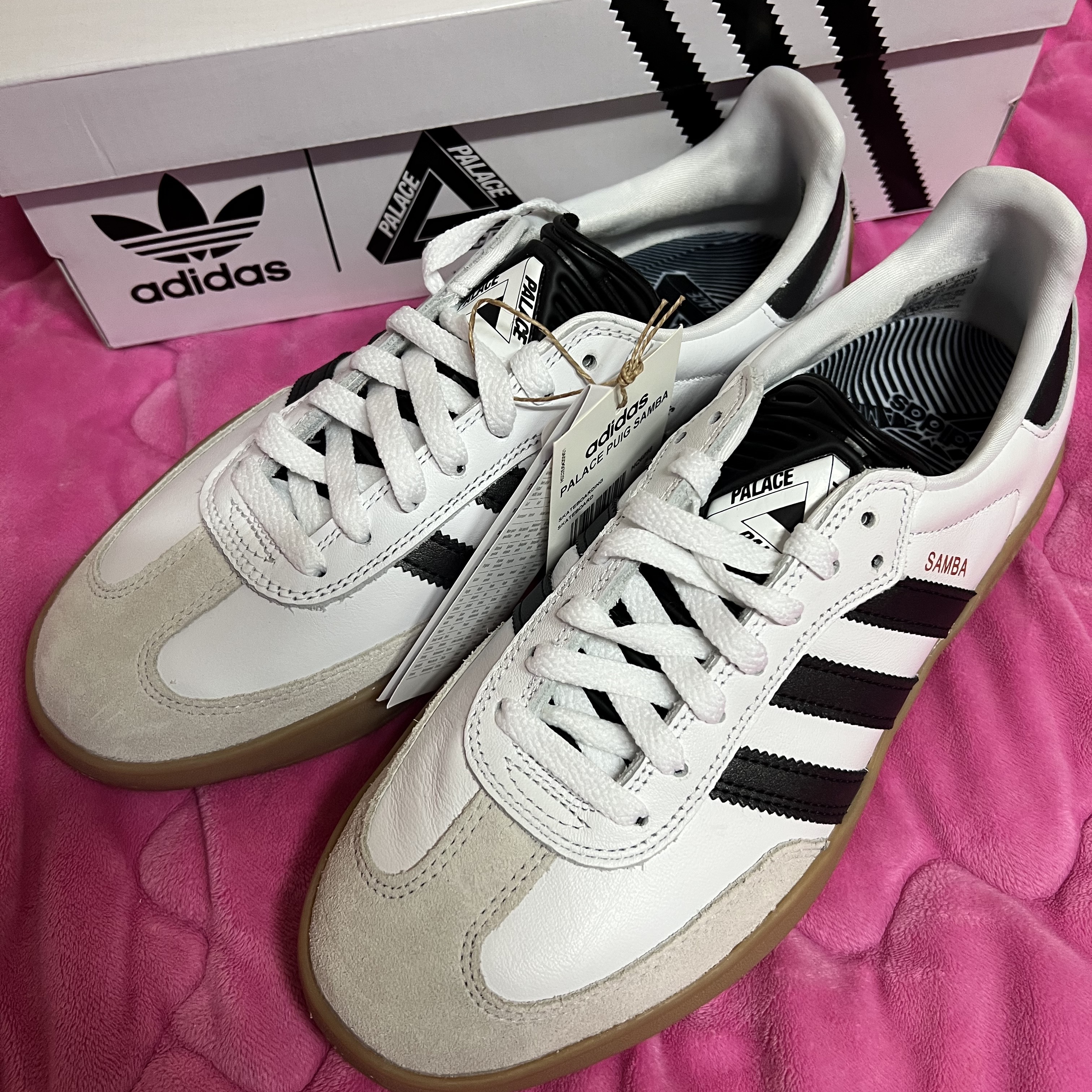 Adidas x Palace Samba White Black 착용 스타일