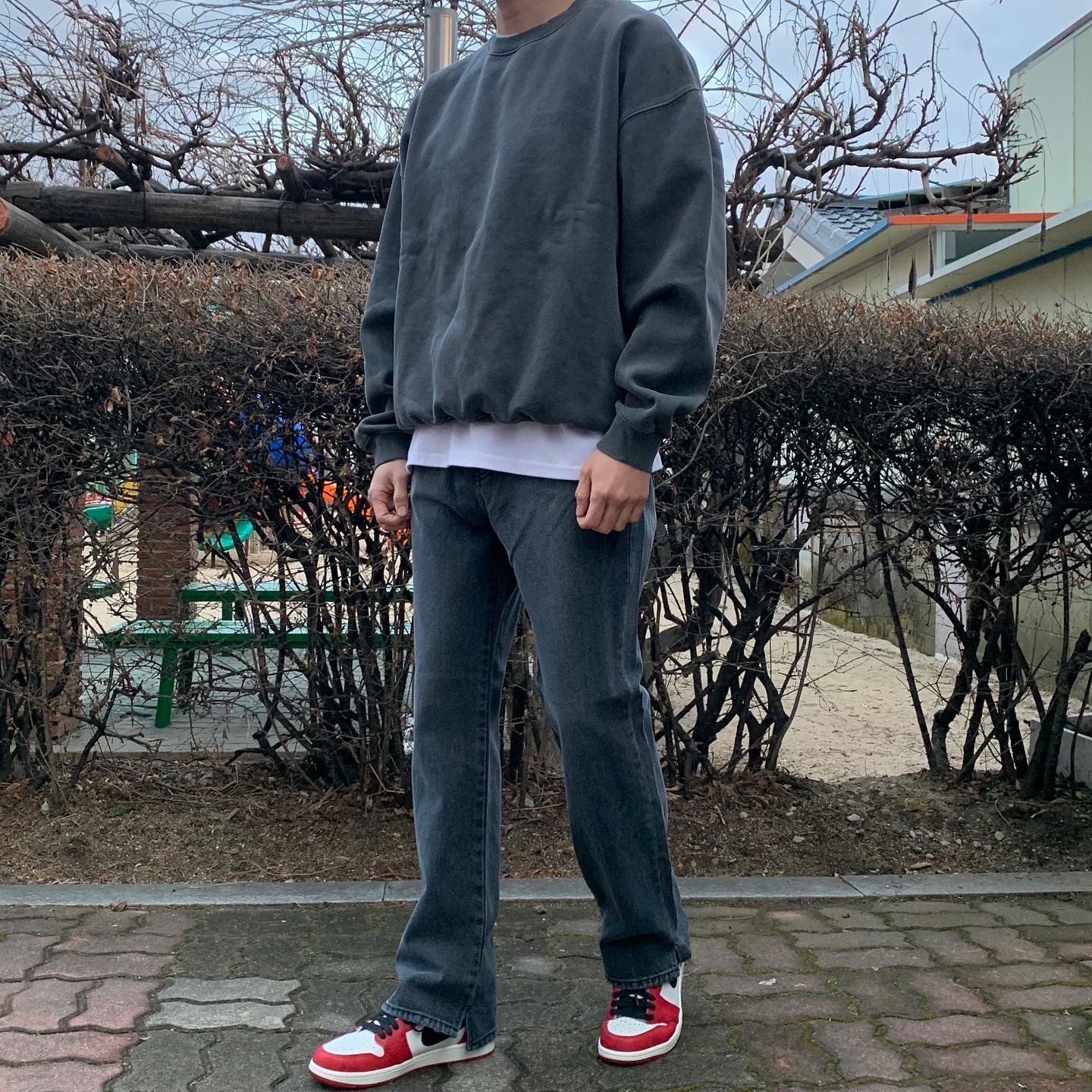 IAB Studio Pigment Sweatshirt & Mini Bag Black, Jordan 1 Retro High OG Chicago 2022 착용 스타일 - 3