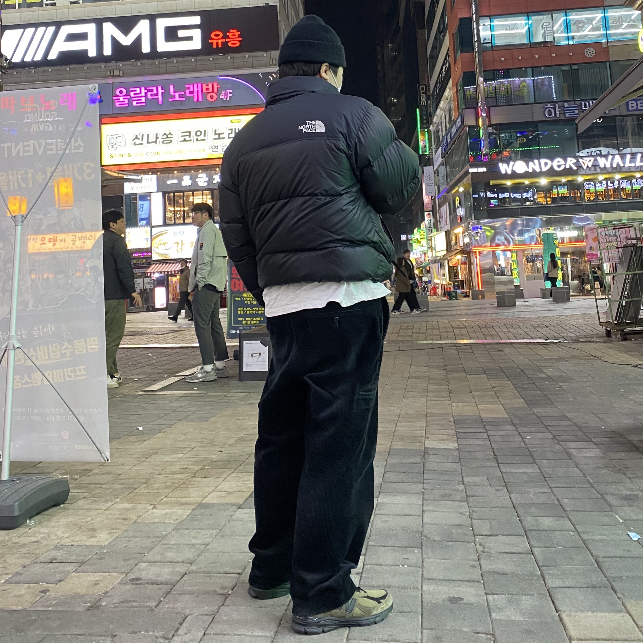 New Balance x JJJJound 990v3 Brown Black 착용 스타일