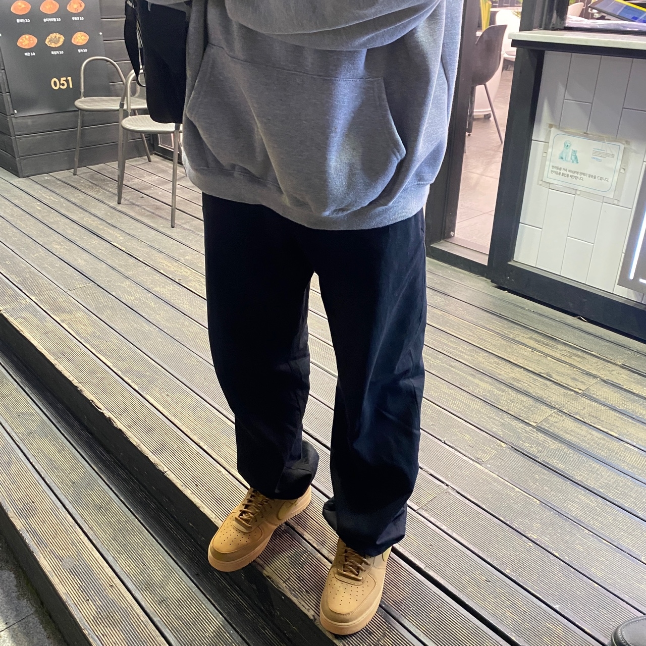 Nike Air Force 1 '07 WB Flax 착용 스타일
