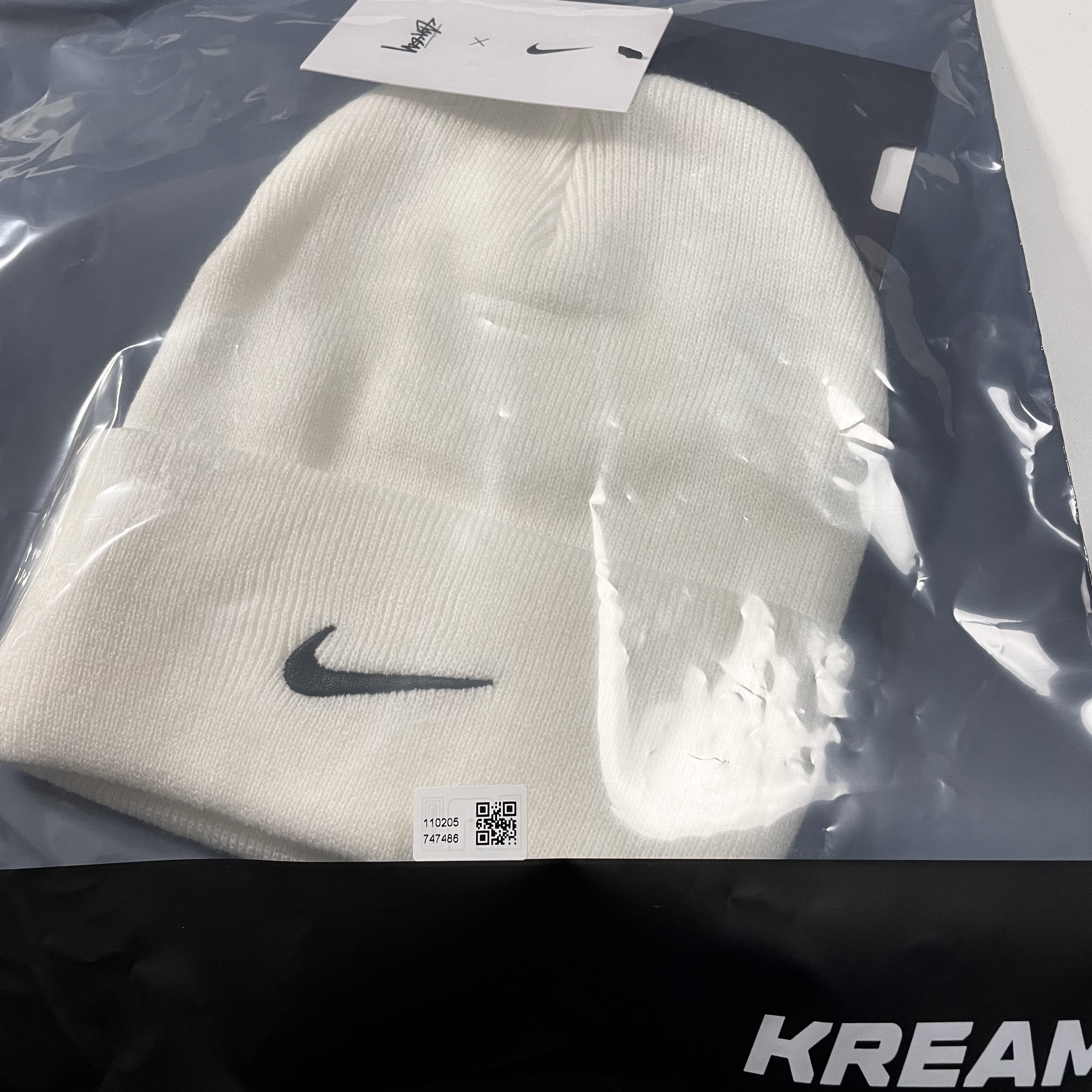 Nike x Stussy NRG Cuffed Beanie Summit White, Stussy World Tour Zip Hoodie Black 2022 착용 스타일 - 5