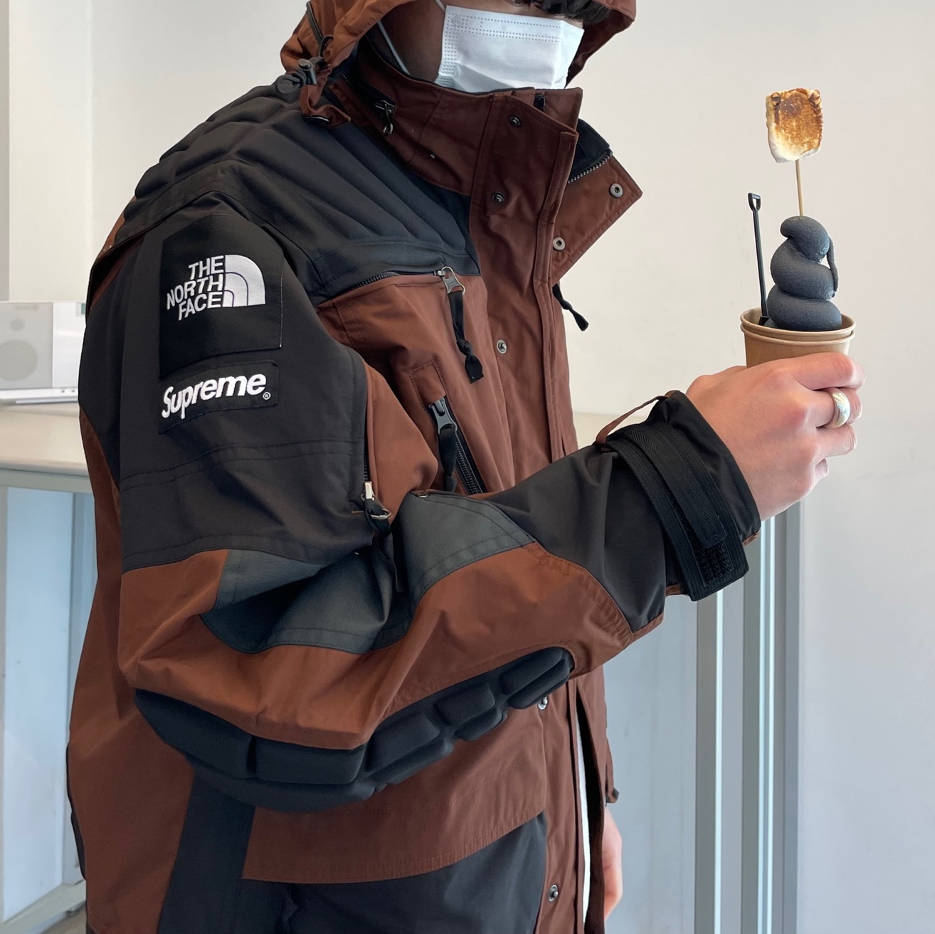 Supreme x The North Face Steep Tech Apogee Jacket Brown - 22FW 착용 스타일 - 1