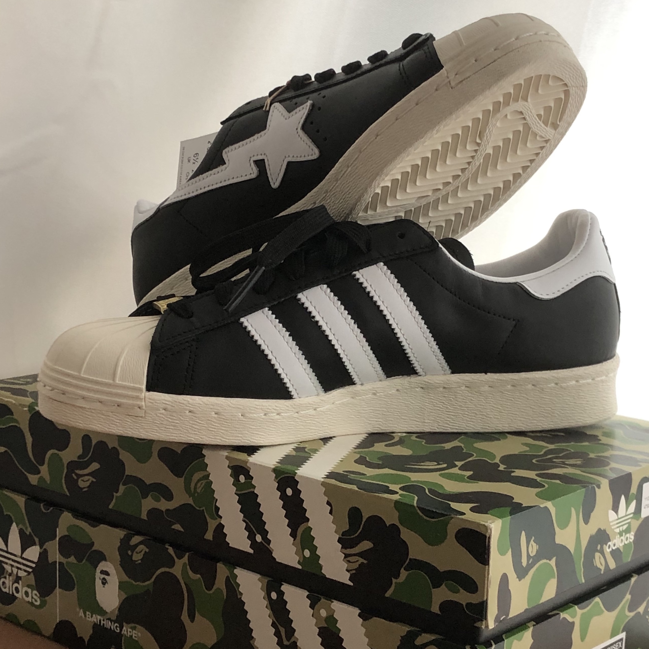 Adidas x BAPE Superstar 80s Core Black Off White 착용 스타일