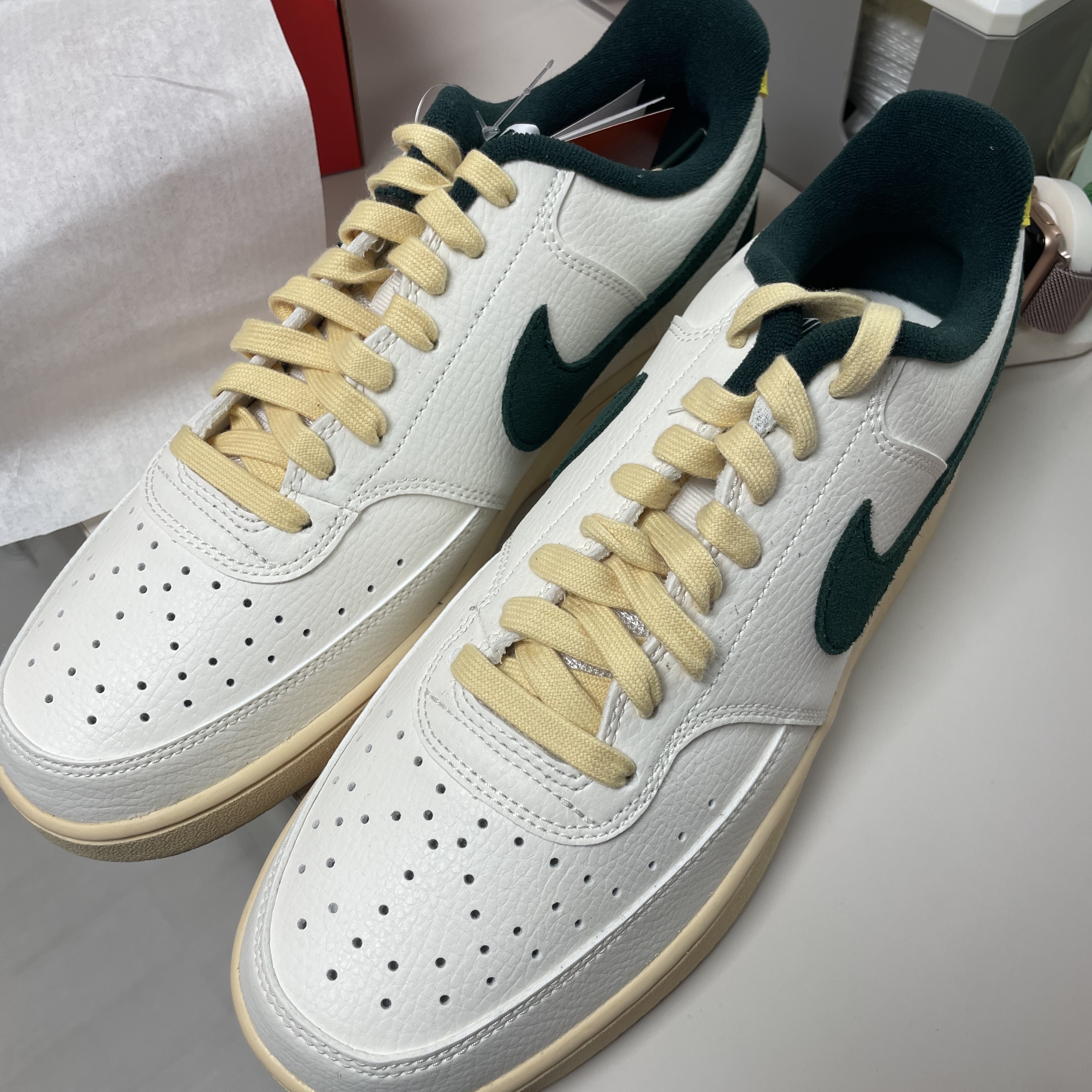 Nike Court Vision Low Green Sail 착용 스타일