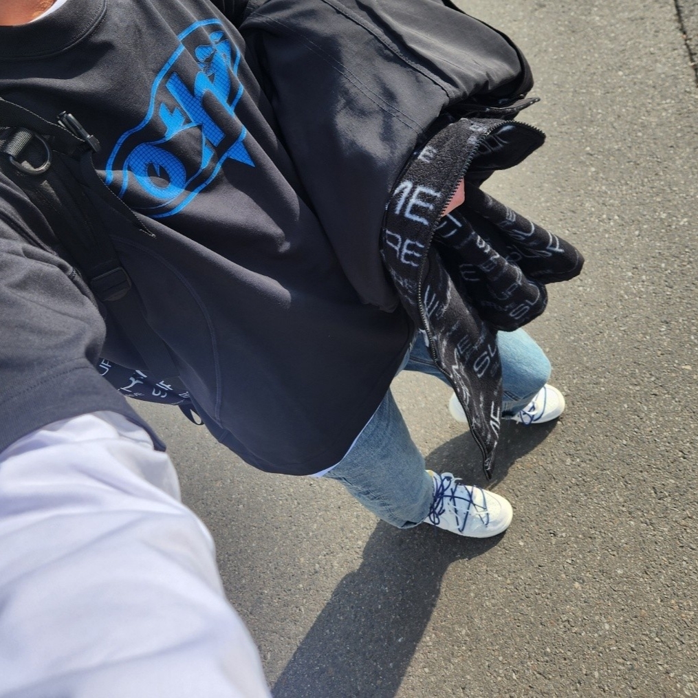 Zara x Ader Error Premium Cotton Long Sleeve T-Shirt White, Nike x Off-White NRG T-Shirt Black - Asia 착용 스타일 - 2