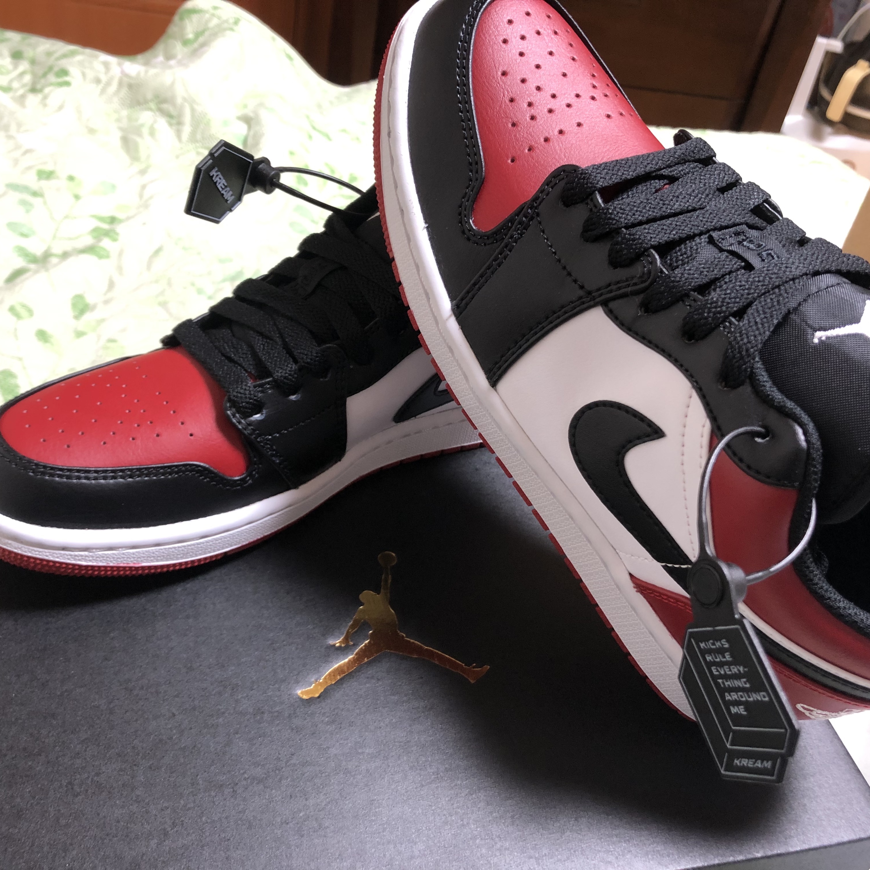 Jordan 1 Low Bred Toe 착용 스타일 - 2
