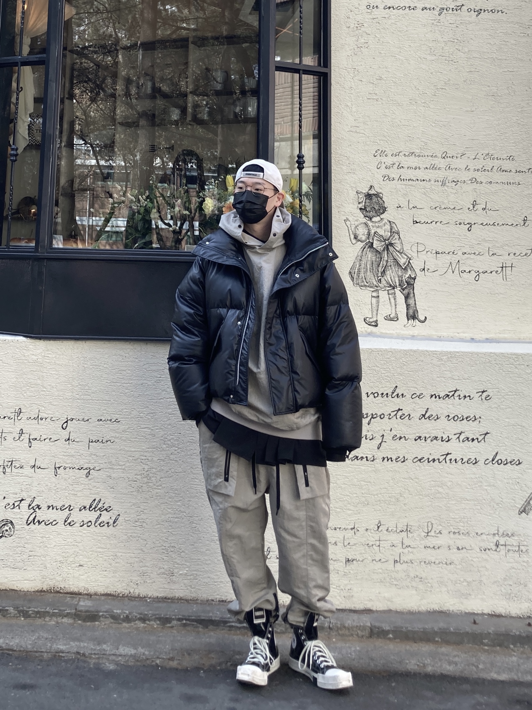Converse x Drkshdw Turbodrk Chuck 70 Hi Black Lacquered Denim, Essentials x New Era Retro Crown Strapback White 착용 스타일