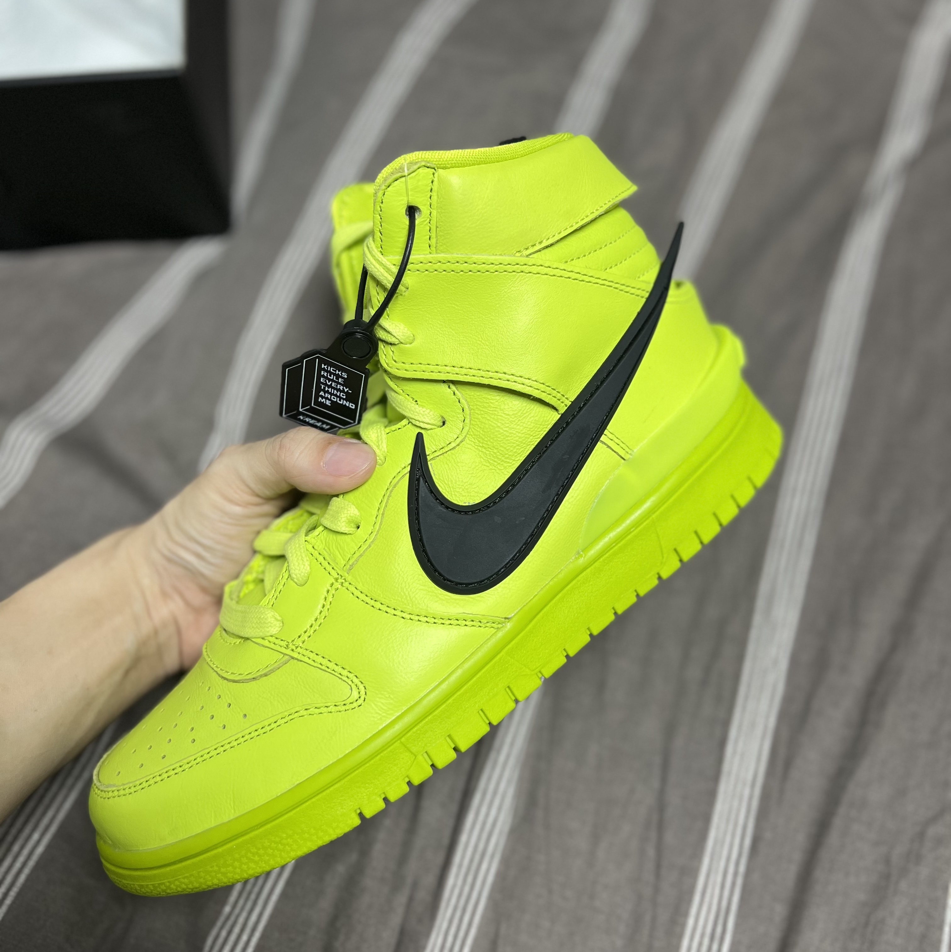 Nike x Ambush Dunk High Flash Lime 착용 스타일 - 2