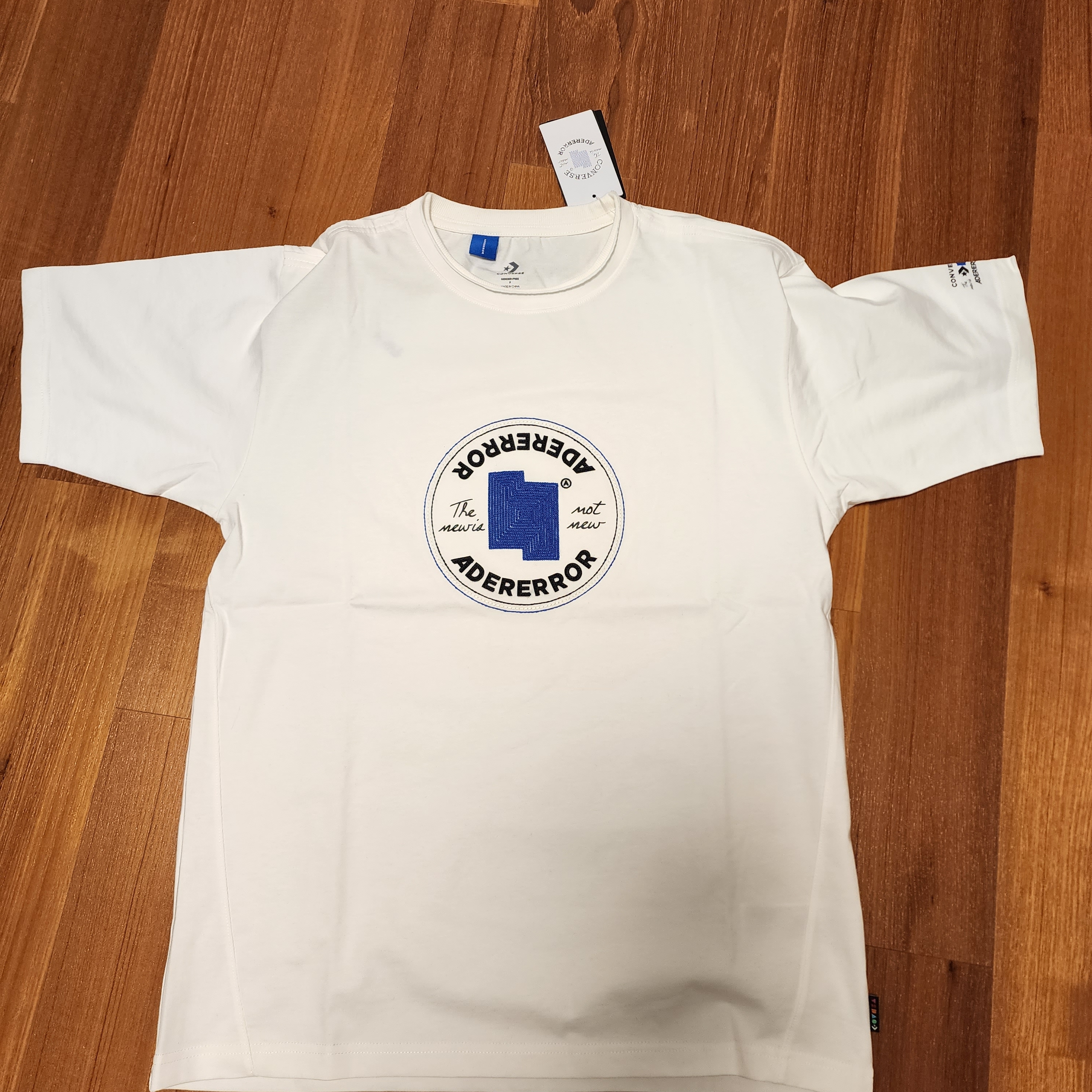 Converse x Ader Error Shapes T-Shirt Cloud Dancer 착용 스타일 - 1