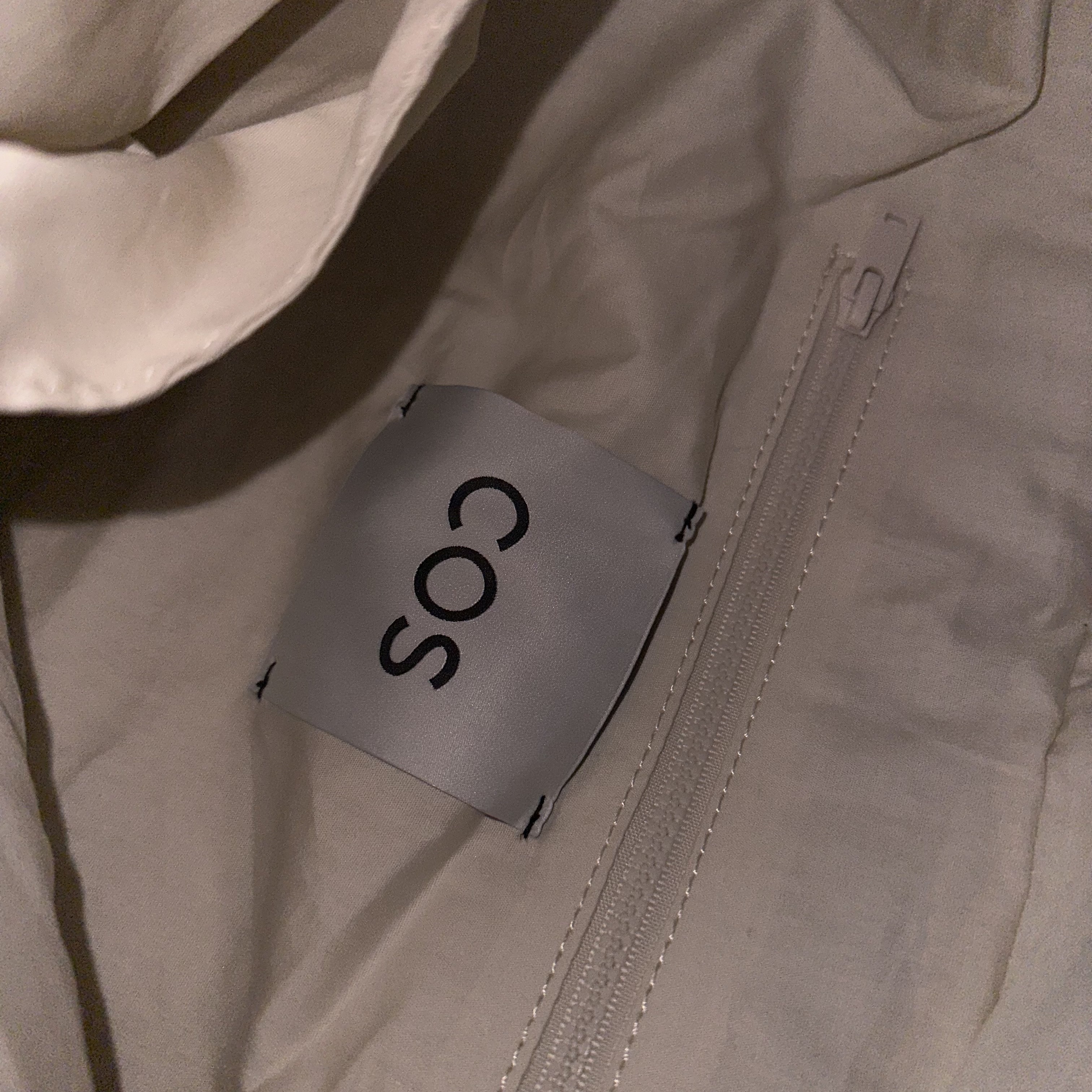 COS Quilted Oversized Shoulder Bag Off White Light Beige 착용 스타일