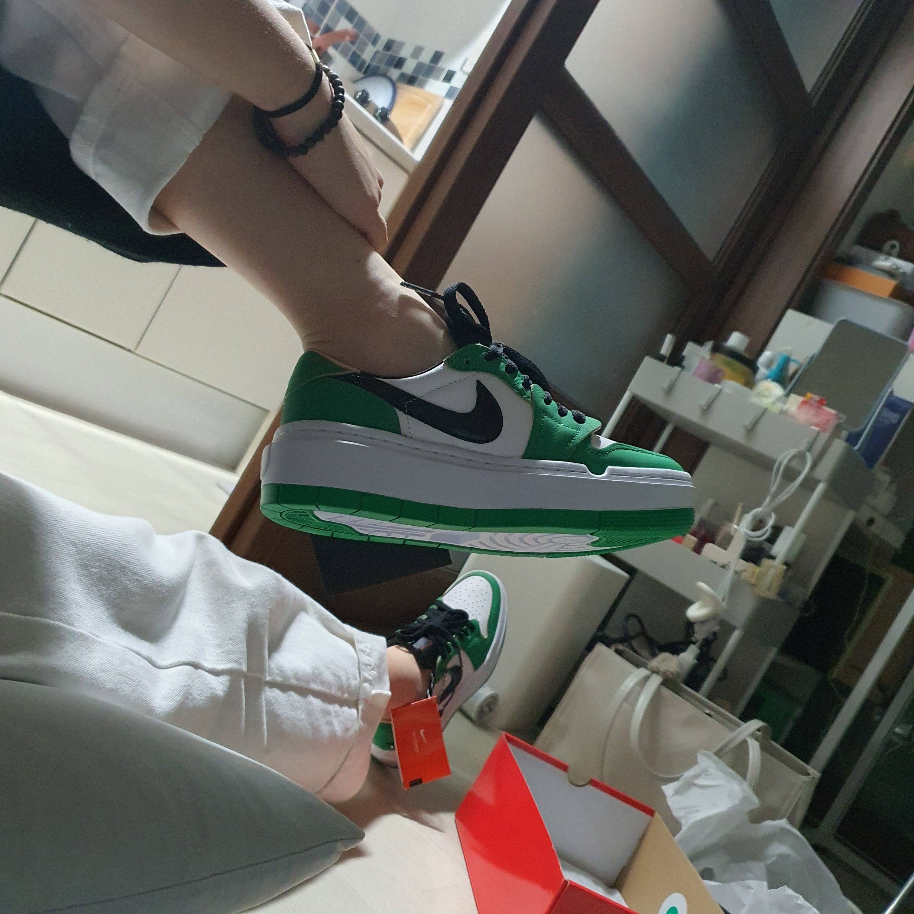 (W) Jordan 1 Elevate Low SE Lucky Green 착용 스타일