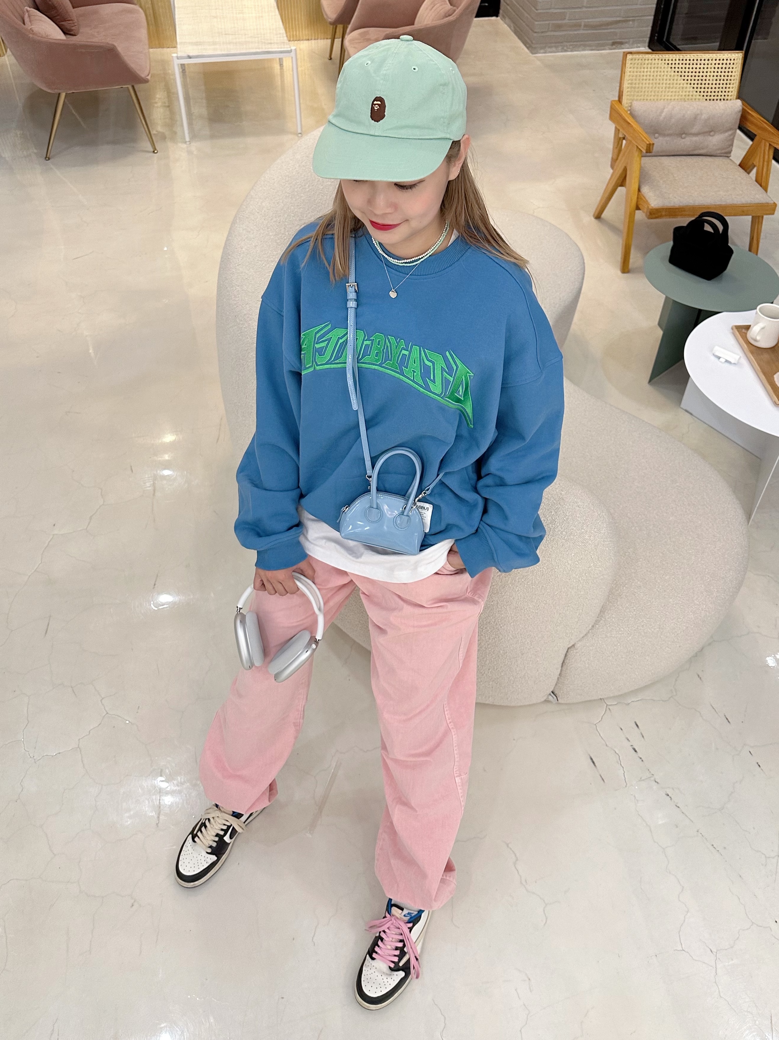 Jordan 1 x Travis Scott x Fragment Retro Low OG SP Military Blue, Apple AirPods Max Lightning Silver (Korean Ver.) 착용 스타일 - 4