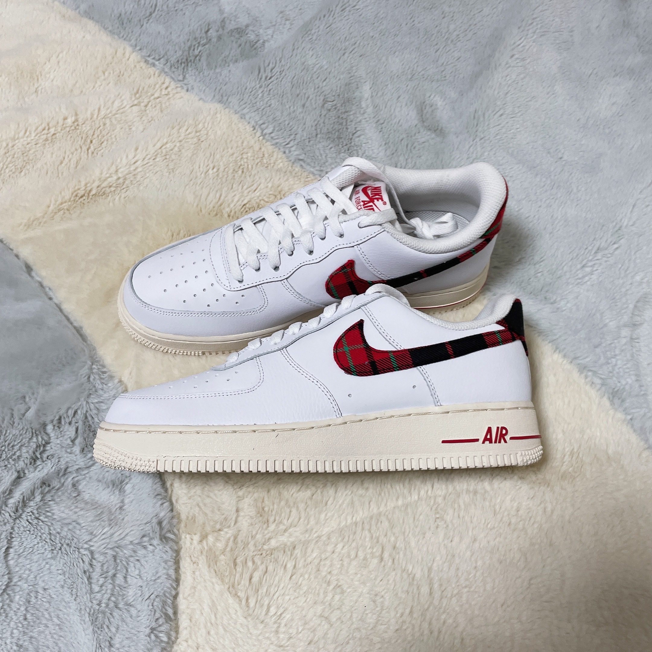 Nike Air Force 1 Low University Red Stadium Green 착용 스타일 - 2
