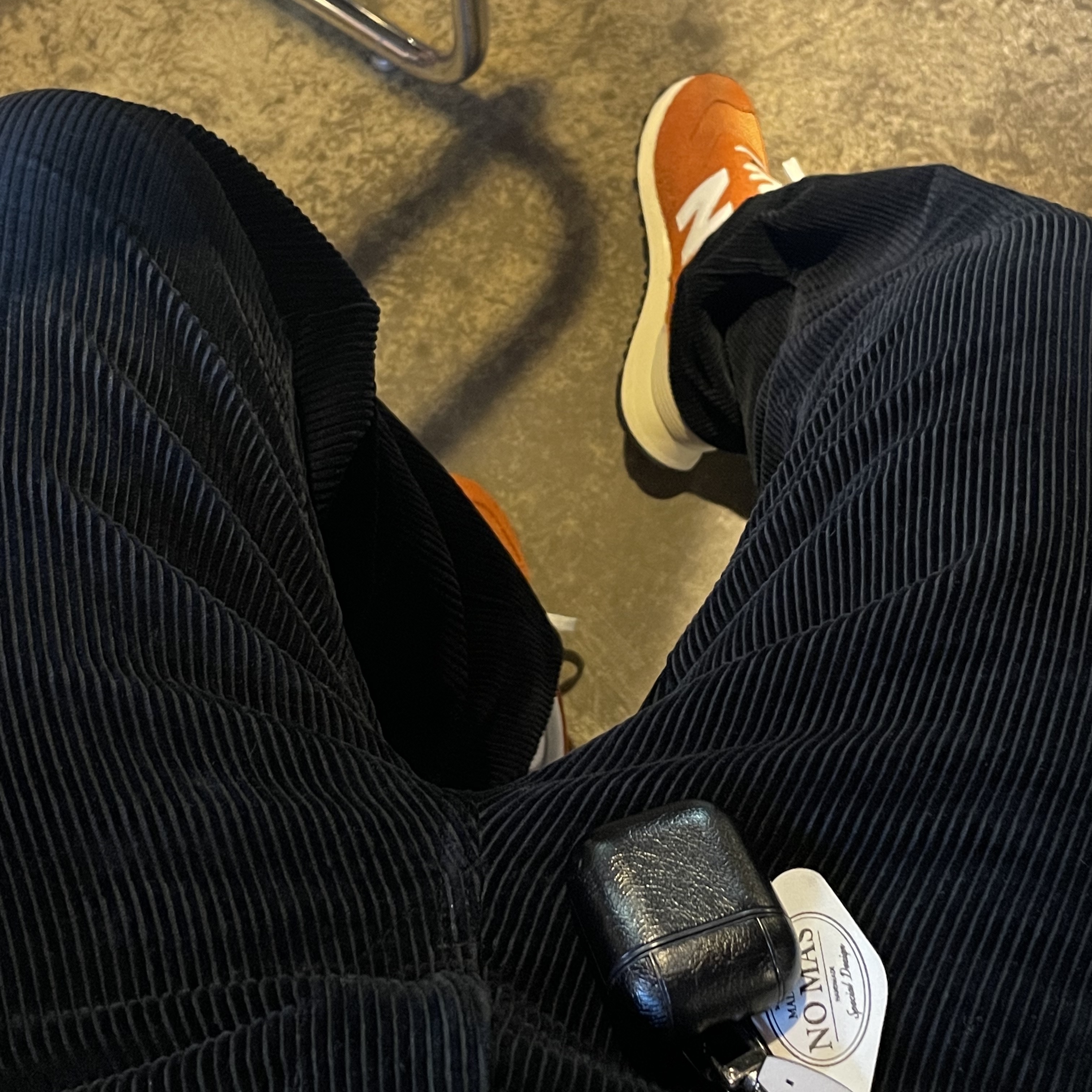 New Balance 574 Heritage Orange Burst White 착용 스타일