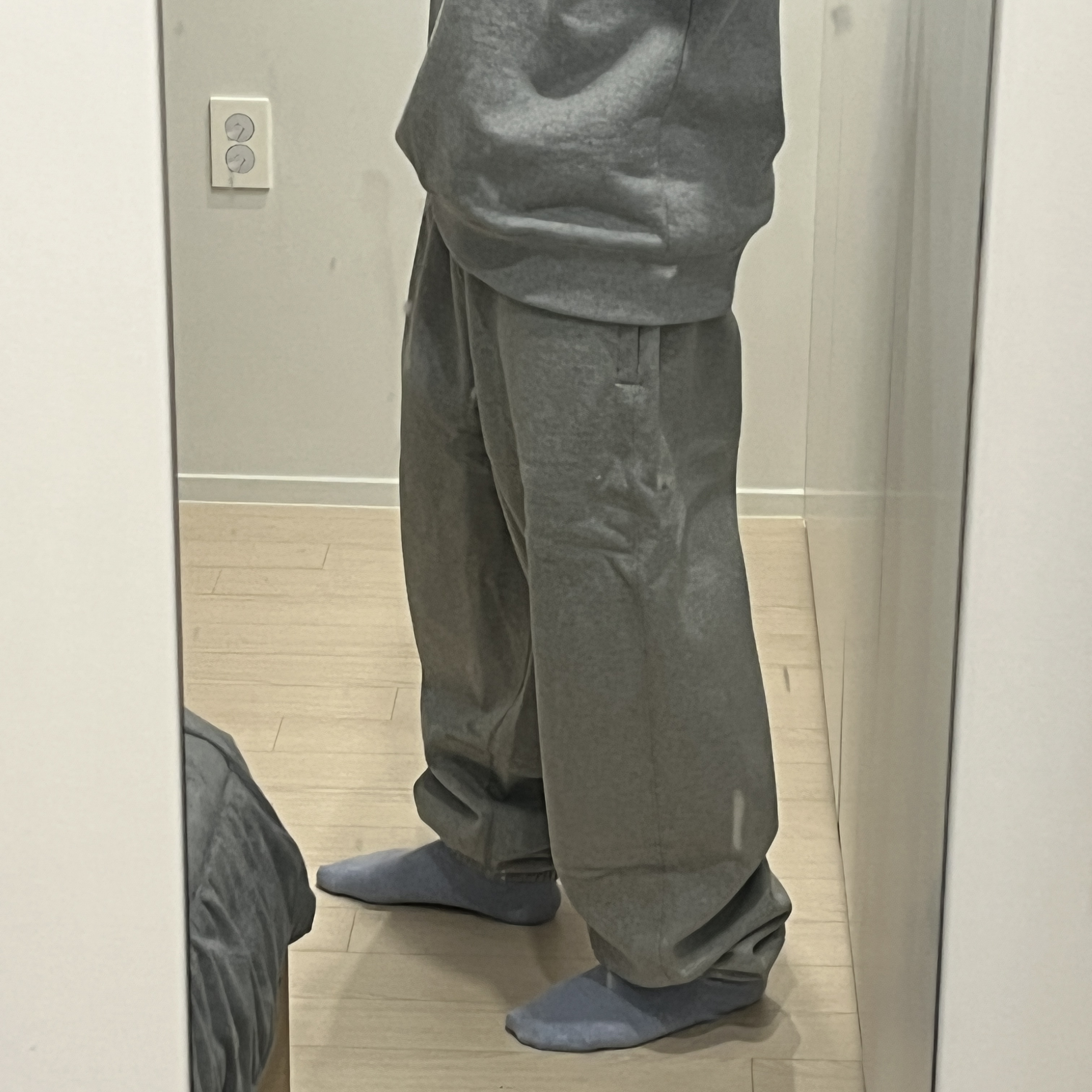 Nike x Stussy NRG Fleece Pants Dark Grey Heather (DO9340-063) 착용 스타일 - 3
