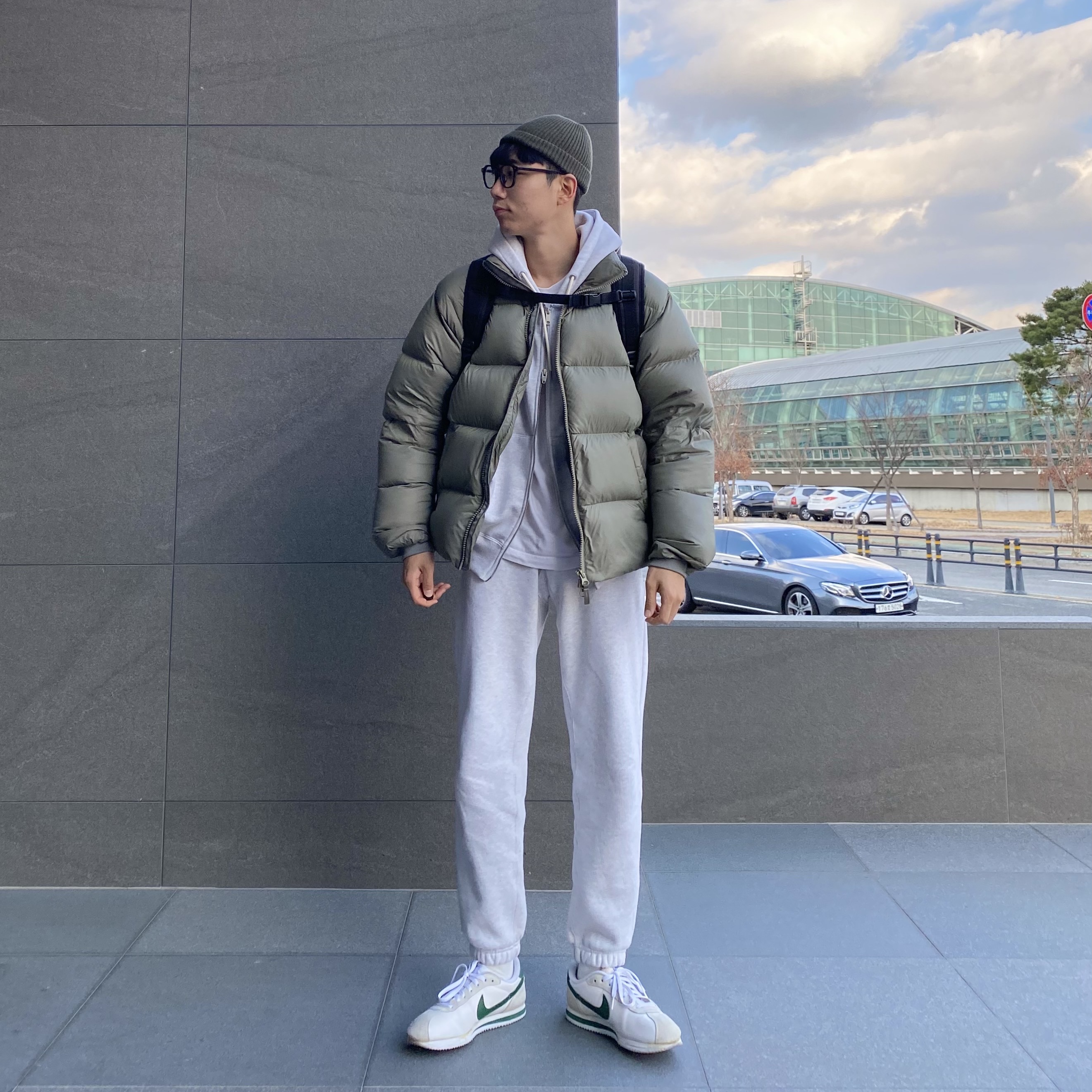 Nike x Stranger Things Classic Cortez Hawkins High School 착용 스타일