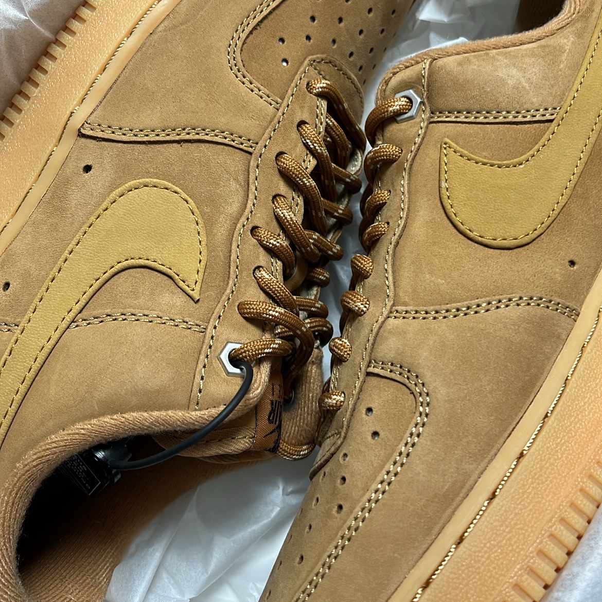 Nike Air Force 1 '07 WB Flax 착용 스타일