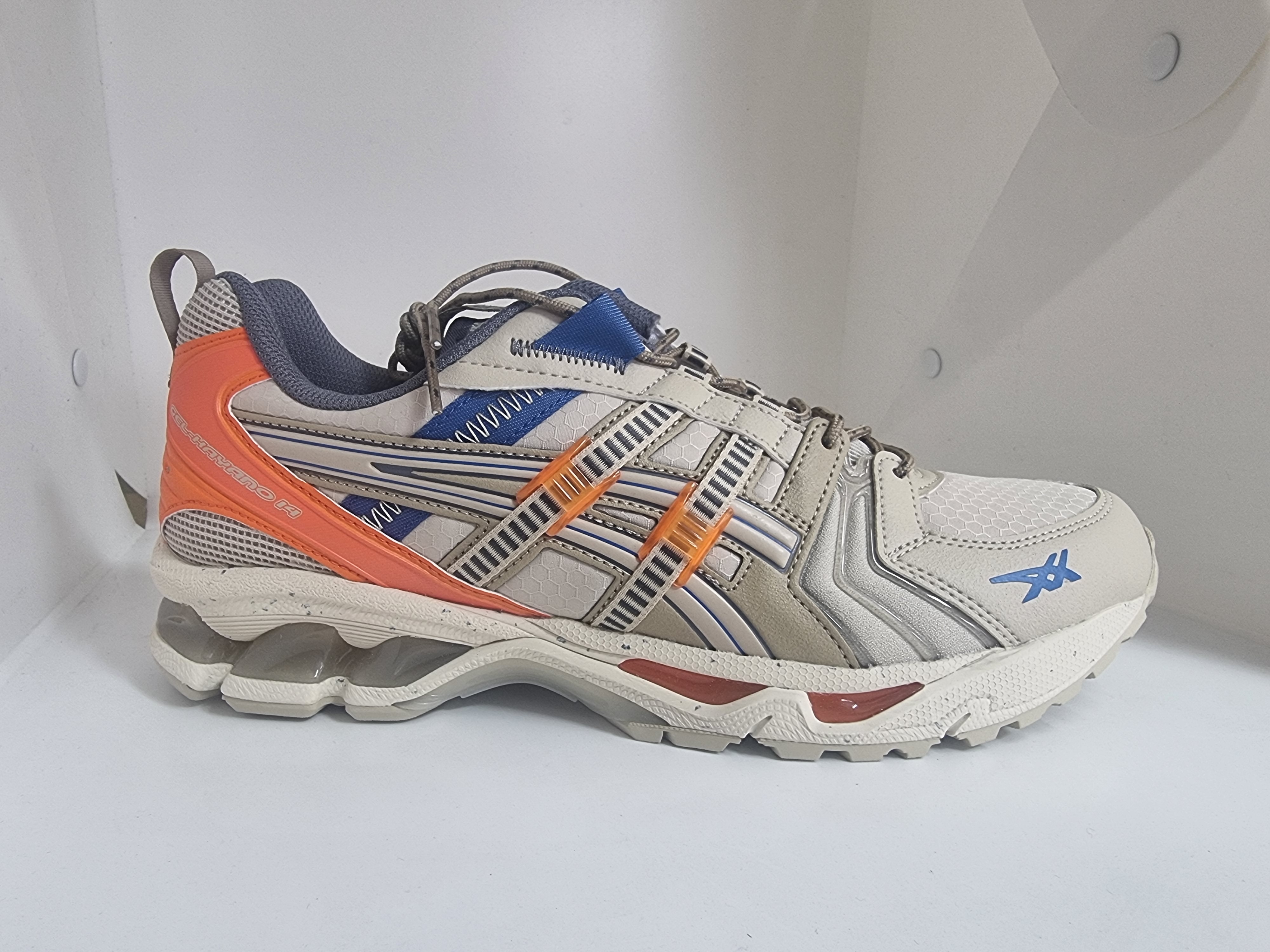 Asics Gel-Kayano 14 RE Putty Habanero 착용 스타일 - 1