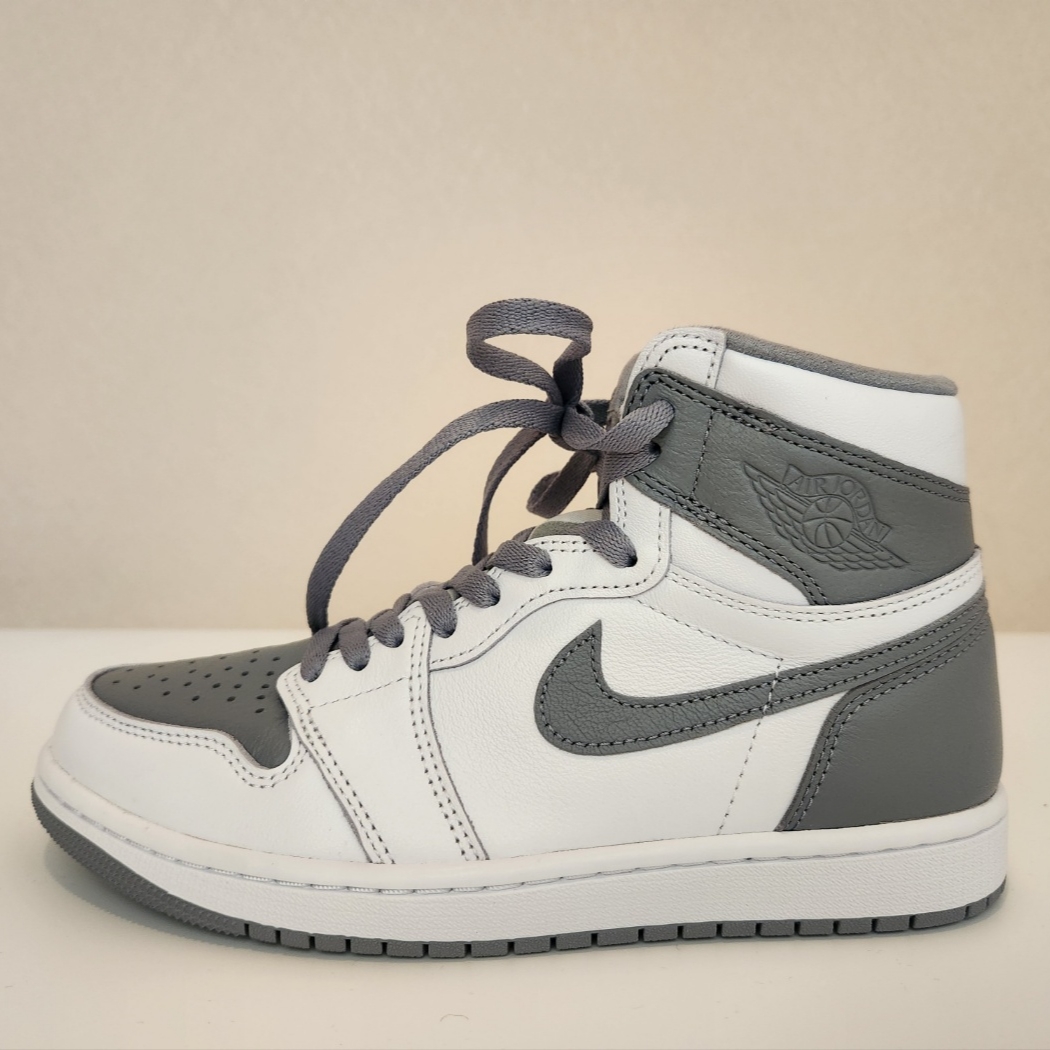 Jordan 1 Retro High OG Stealth 착용 스타일 - 2