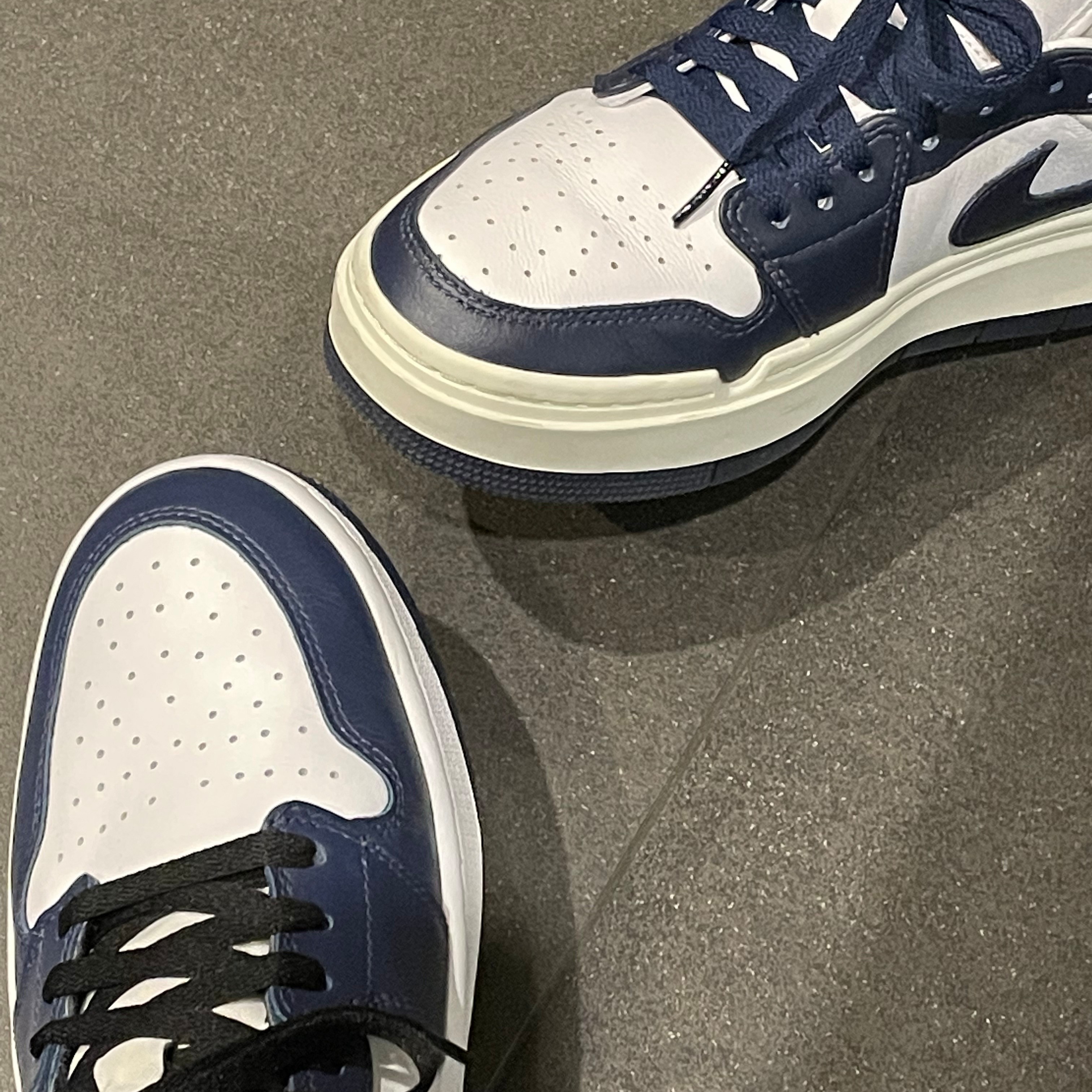 Jordan 1 Low Golf Midnight Navy, (W) Jordan 1 Elevate Low Midnight Navy 착용 스타일 - 1