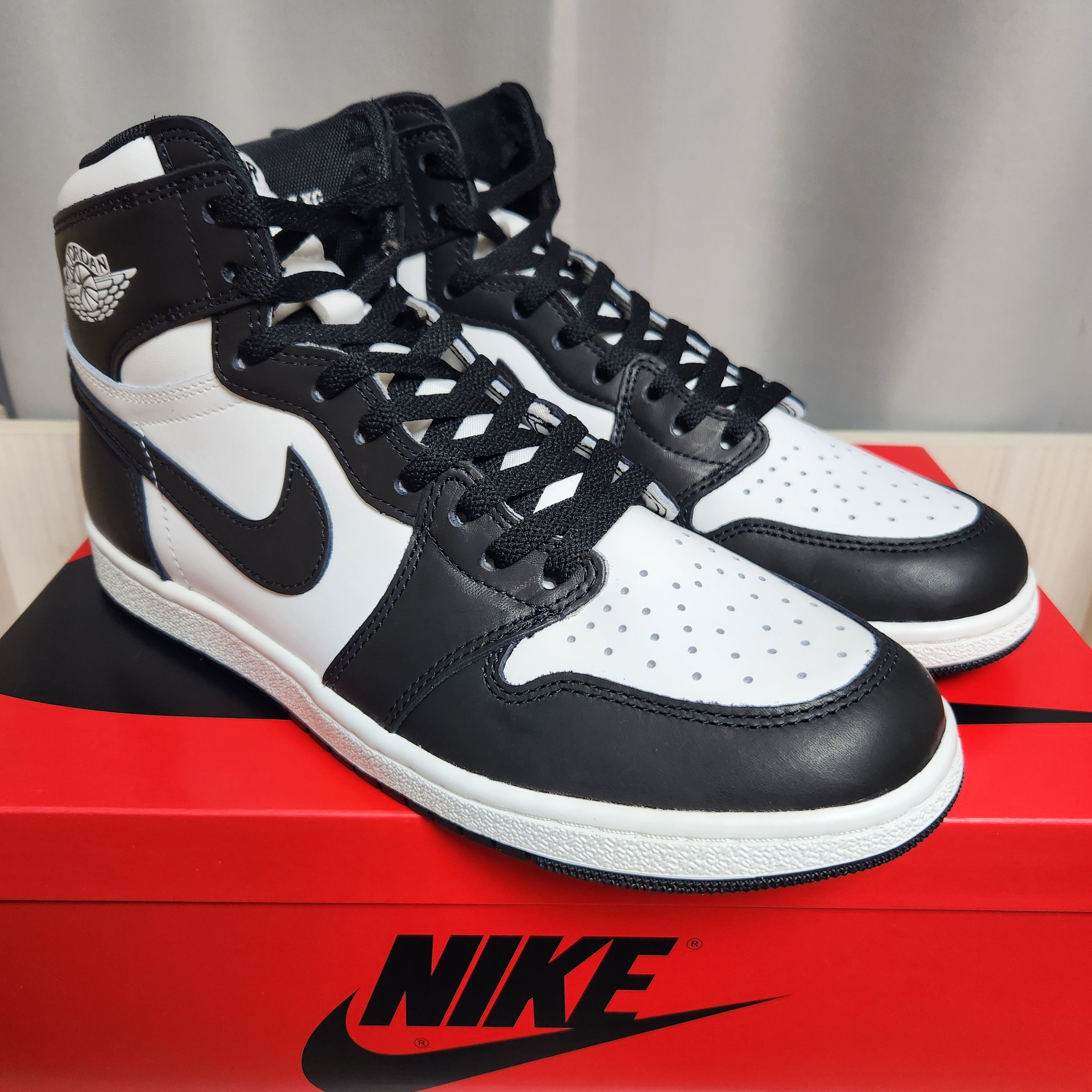 Jordan 1 High 85 Black White, Jordan 1 High Golf White Black 착용 스타일 - 1