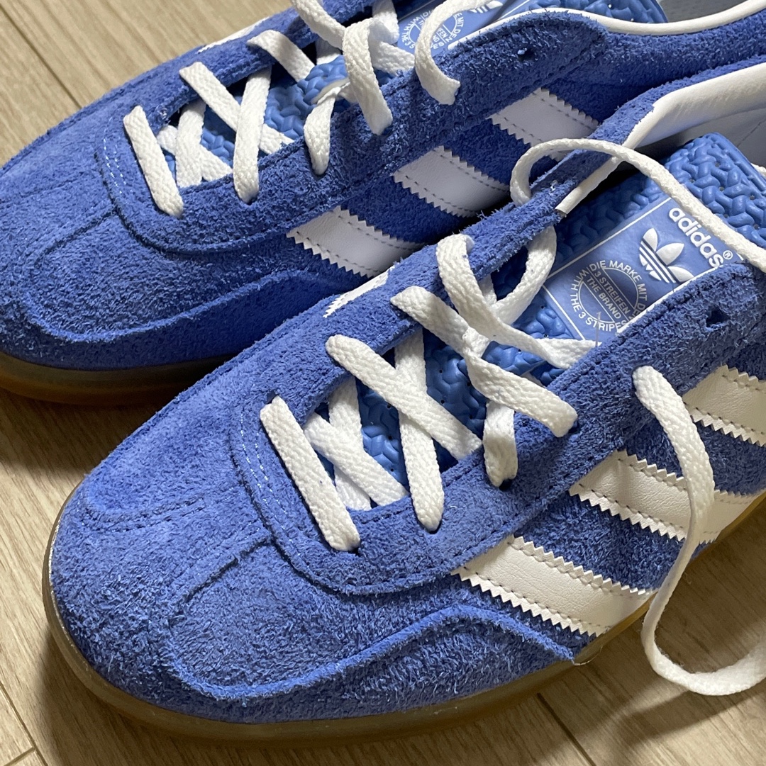 (W) Adidas Gazelle Indoor Blue Fusion Cloud White 착용 스타일