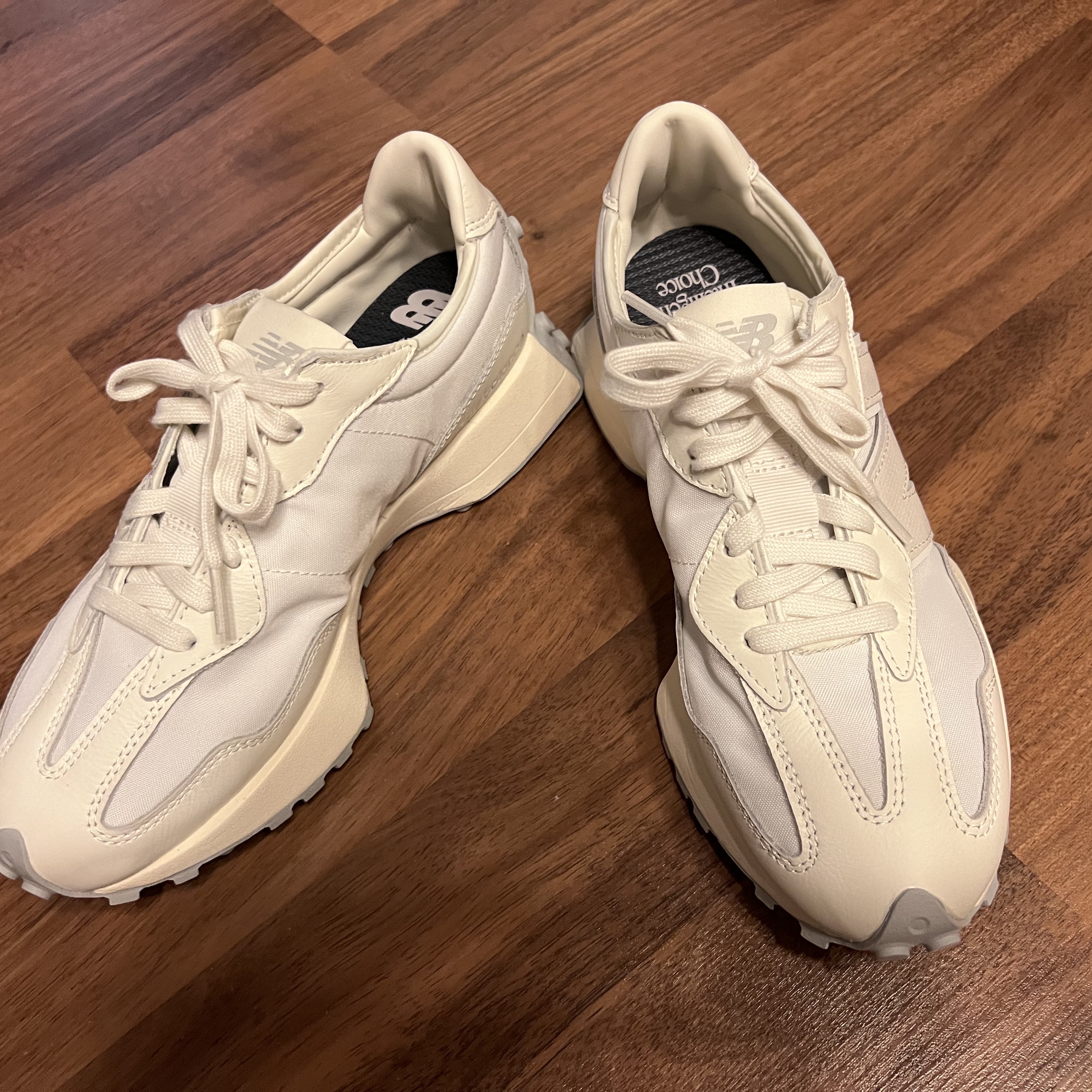 New Balance 327 Shifted White Pack 착용 스타일 - 4