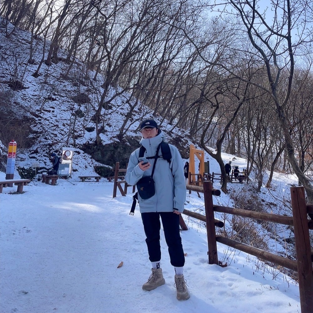 Arc'teryx Beta LT Jacket Lucent, Arc'teryx Mantis 2 Waistpack 24K Black 착용 스타일 - 1