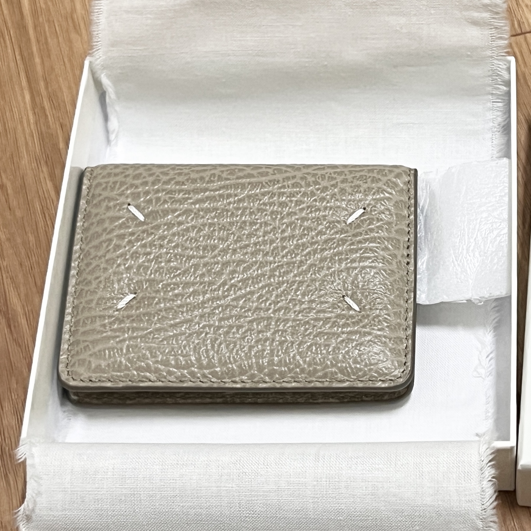 Maison Margiela Keyring Wallet Bleach 착용 스타일