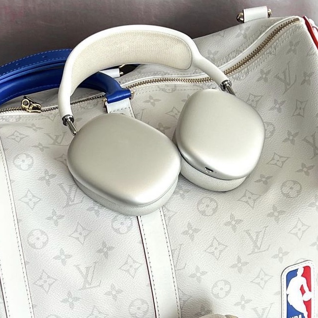 Apple AirPods Max Lightning Silver (Korean Ver.) 착용 스타일
