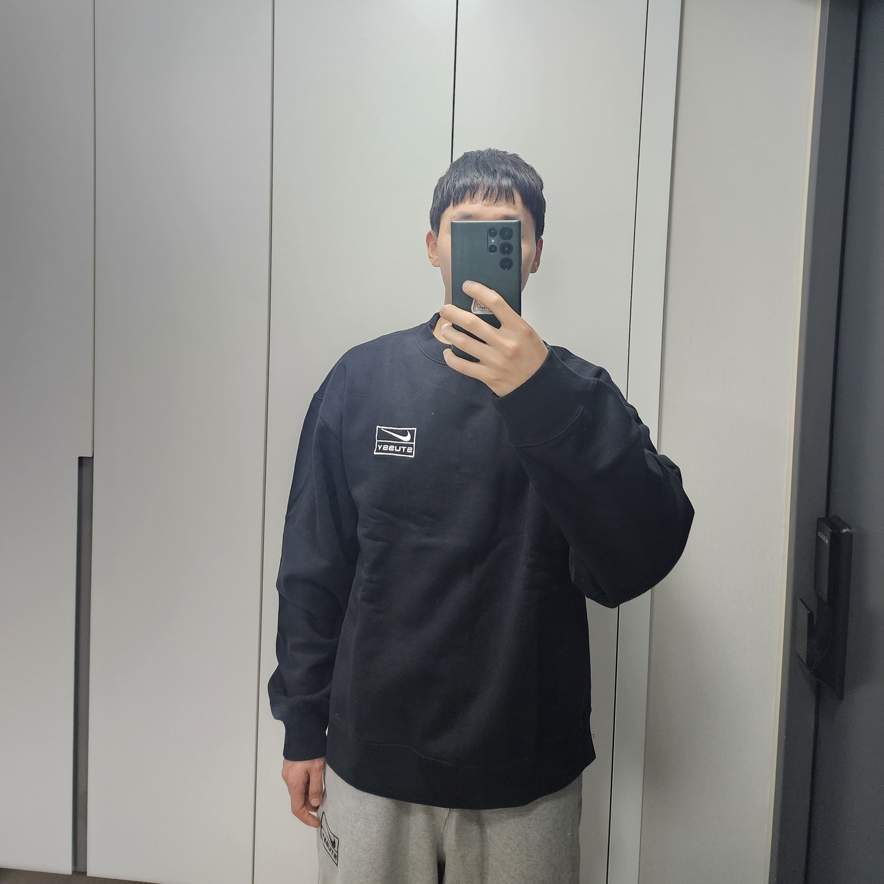 Nike x Stussy NRG Washed Fleece Crewneck Black (DO5310-010) 착용 스타일 - 3