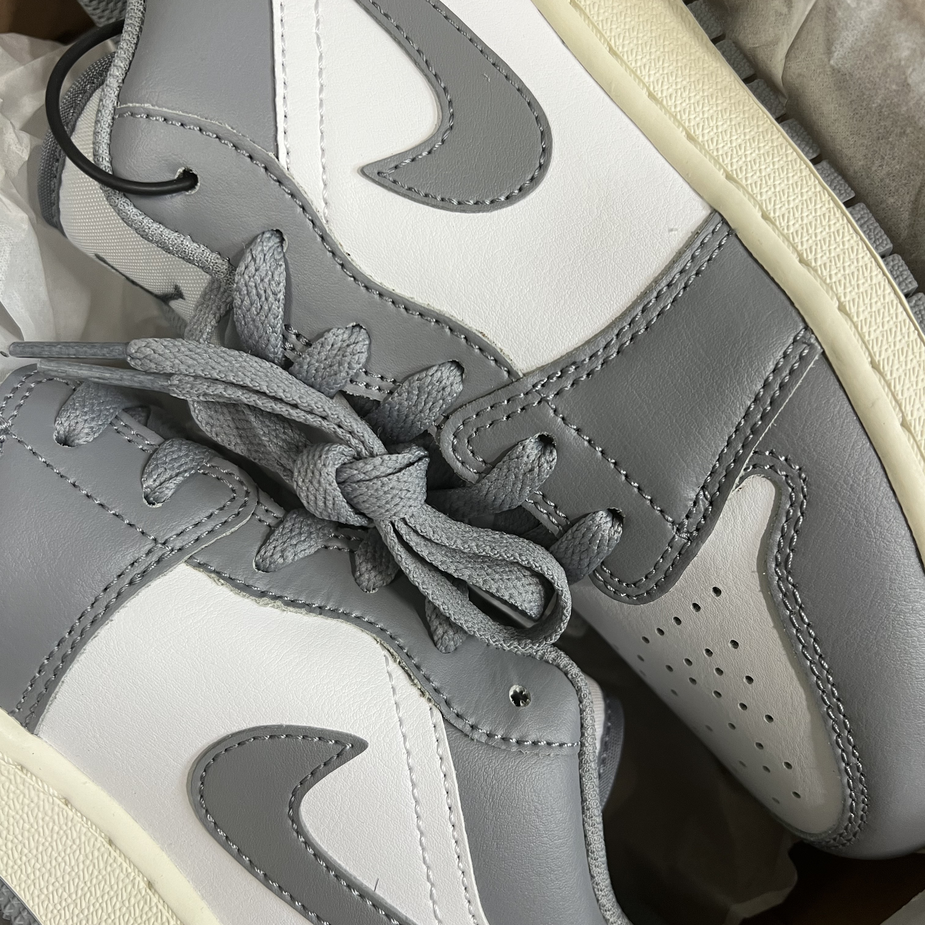 (GS) Jordan 1 Low Stealth and White 착용 스타일