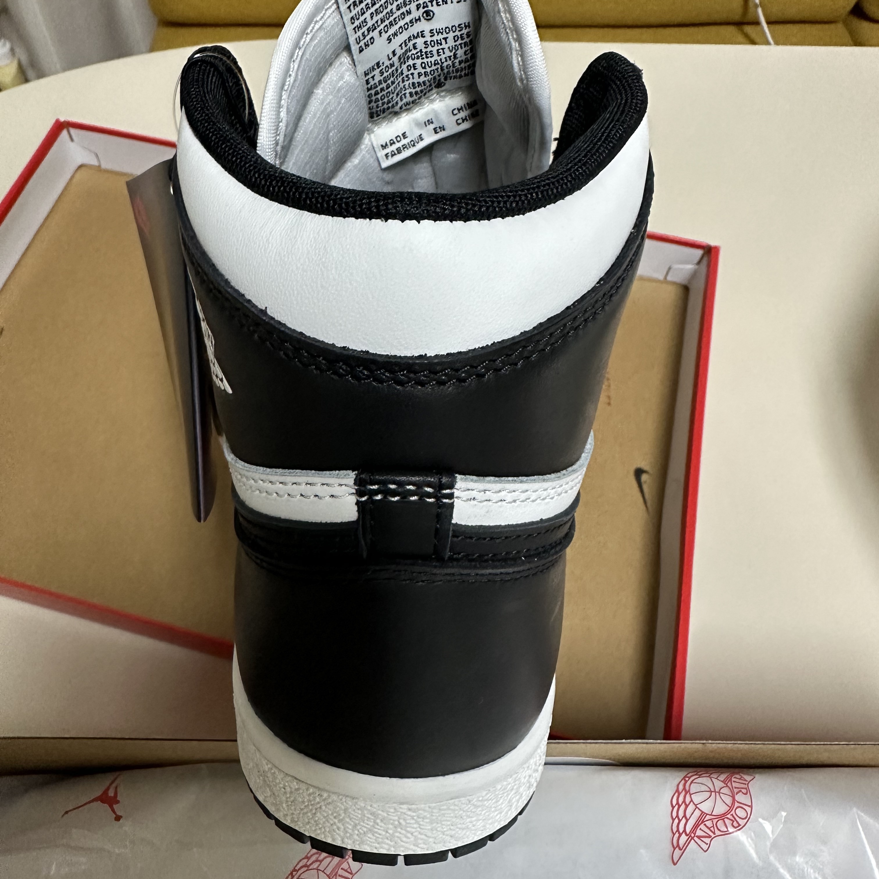 Jordan 1 High 85 Black White 착용 스타일 - 3