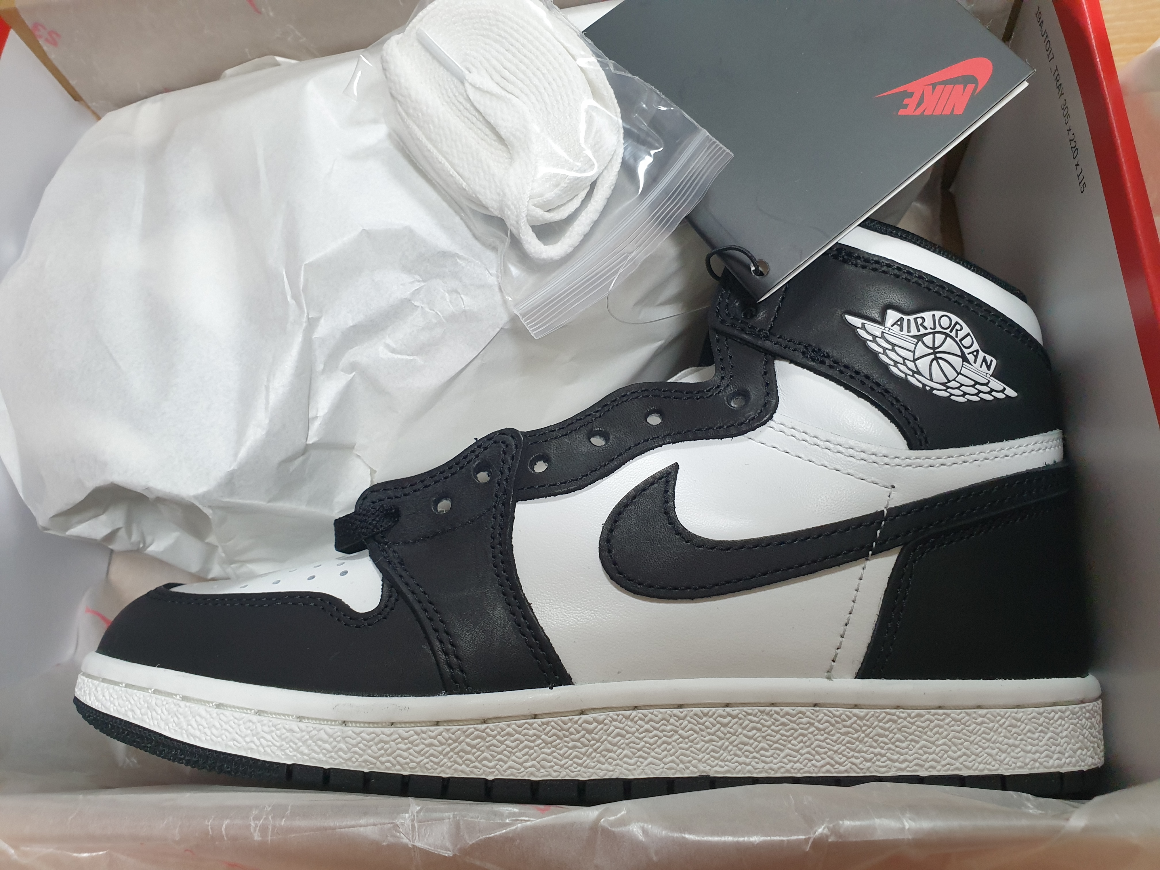 Jordan 1 High 85 Black White 착용 스타일 - 4